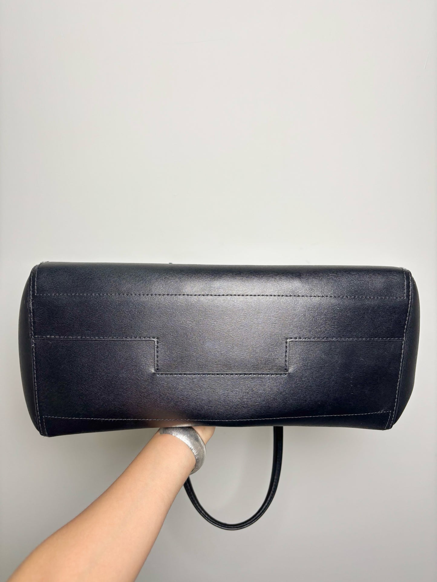 Tory Burch Cowhide Solid Leather Black Tote Bag