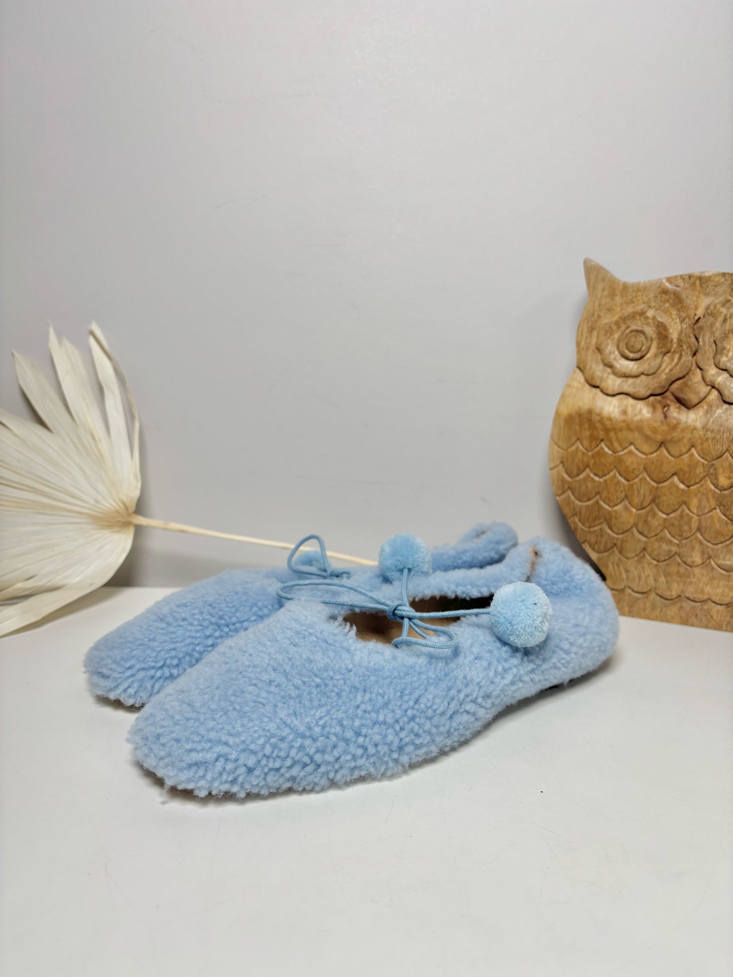 W Shoe Size 39 (8.5 US) Sleeping on Snow Powder Blue Shearling NWT Slippers
