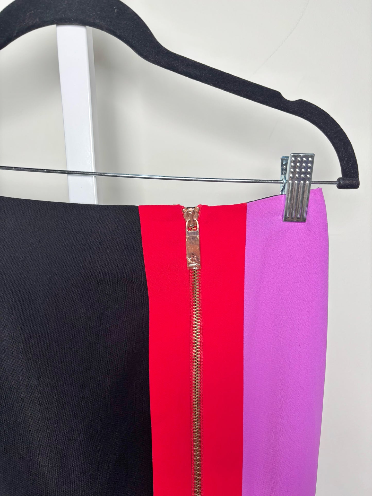 Women Size 2 Ted Baker Black, red, purple Colorblock NWT Skirt