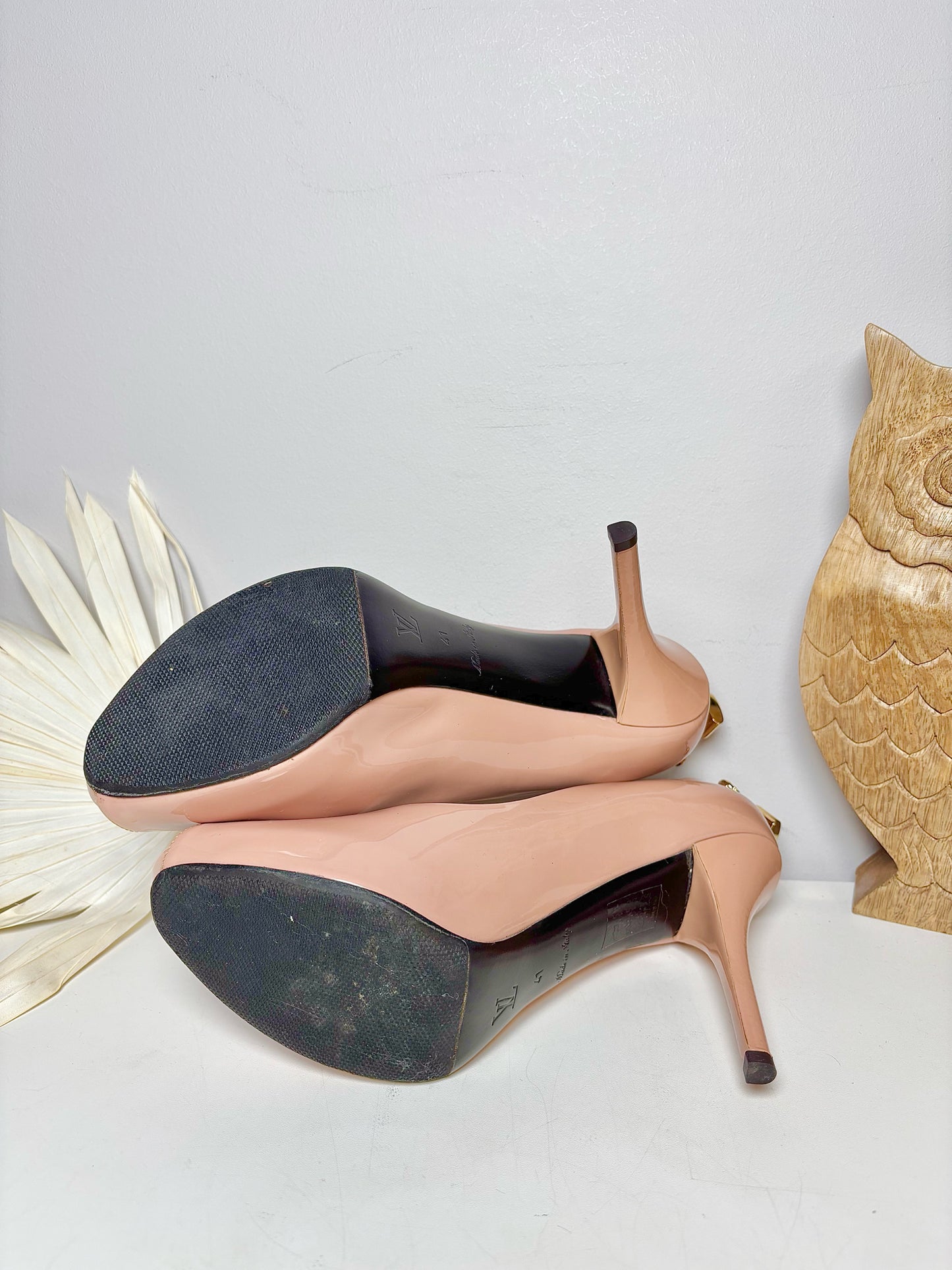 W Shoe Size 41 (8, US) Louis Vuitton Light Pink Leather Patent Heels