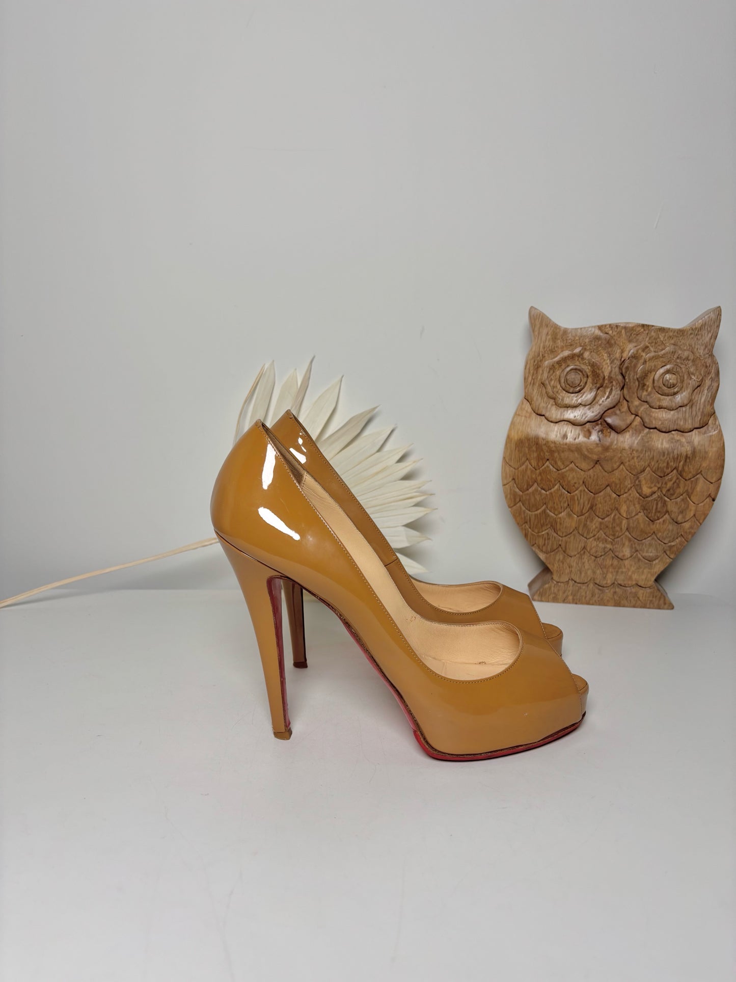 W Shoe Size 38.5 Christian Louboutin Camel Patent Calf Pre-owned Pump
