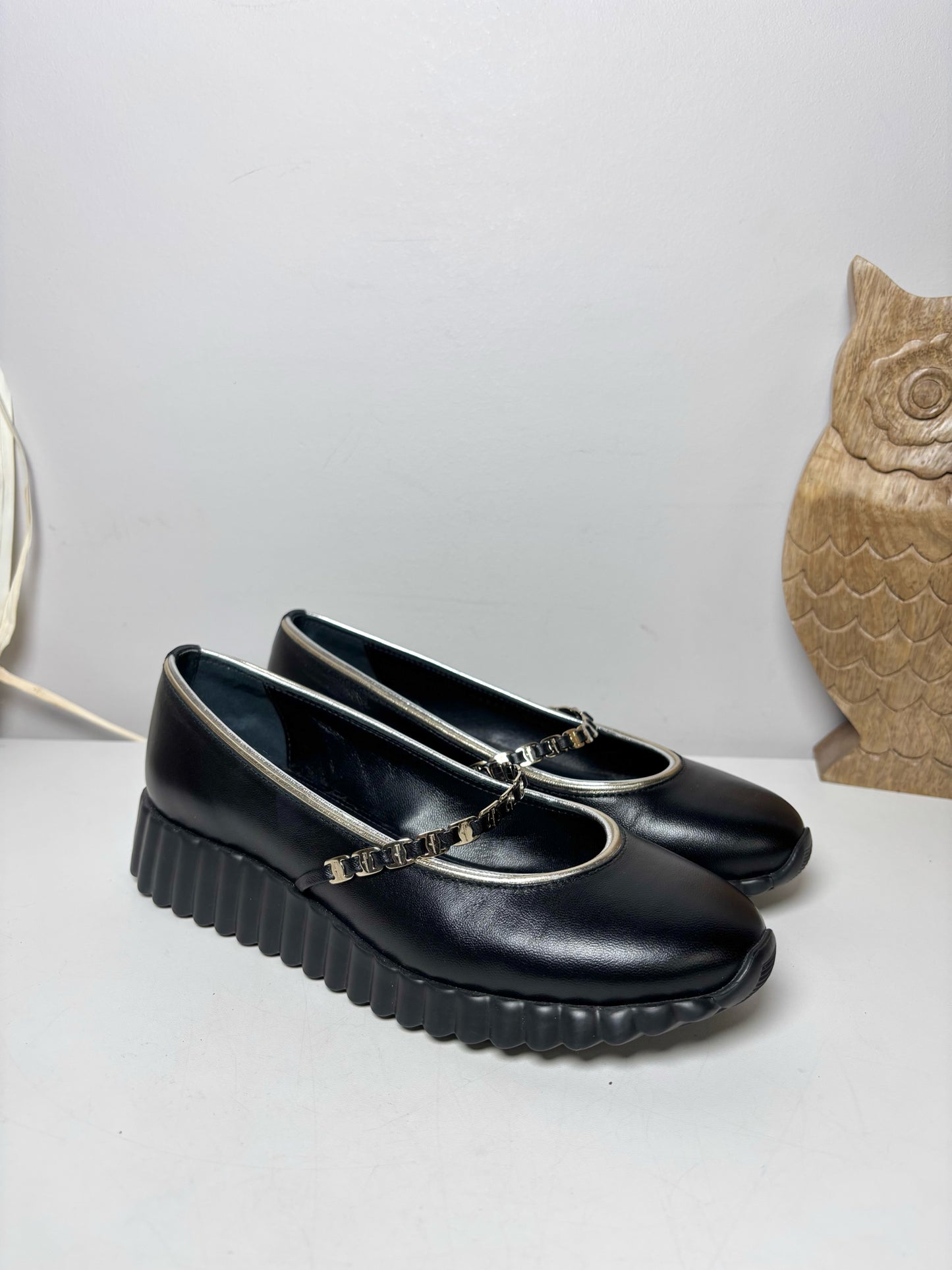 W Shoe Size 6.5 Salvatore Ferragamo Black Leather Mary Jane Slip-ons