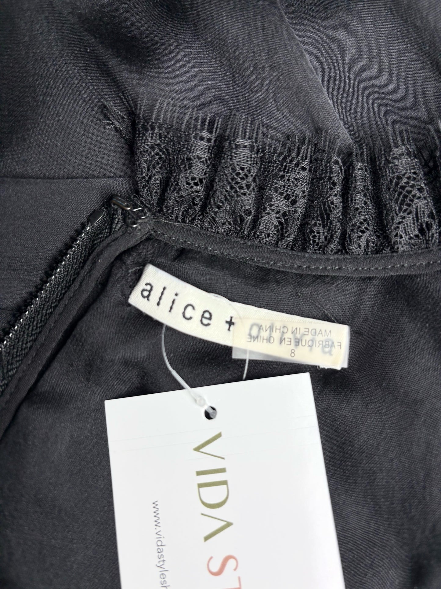 Women Size 8 Alice + Olivia Black Solid Nylon Pre-owned Dress