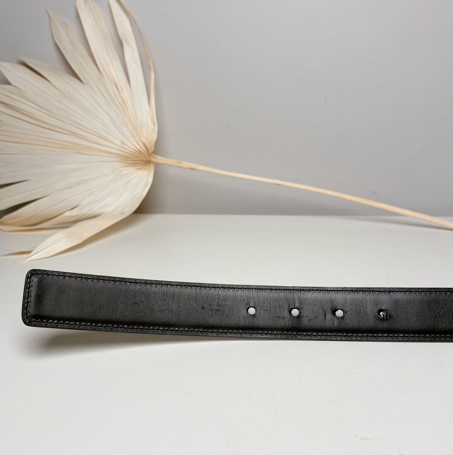 Mens Size M Gucci Black Leather Solid Men's Belt