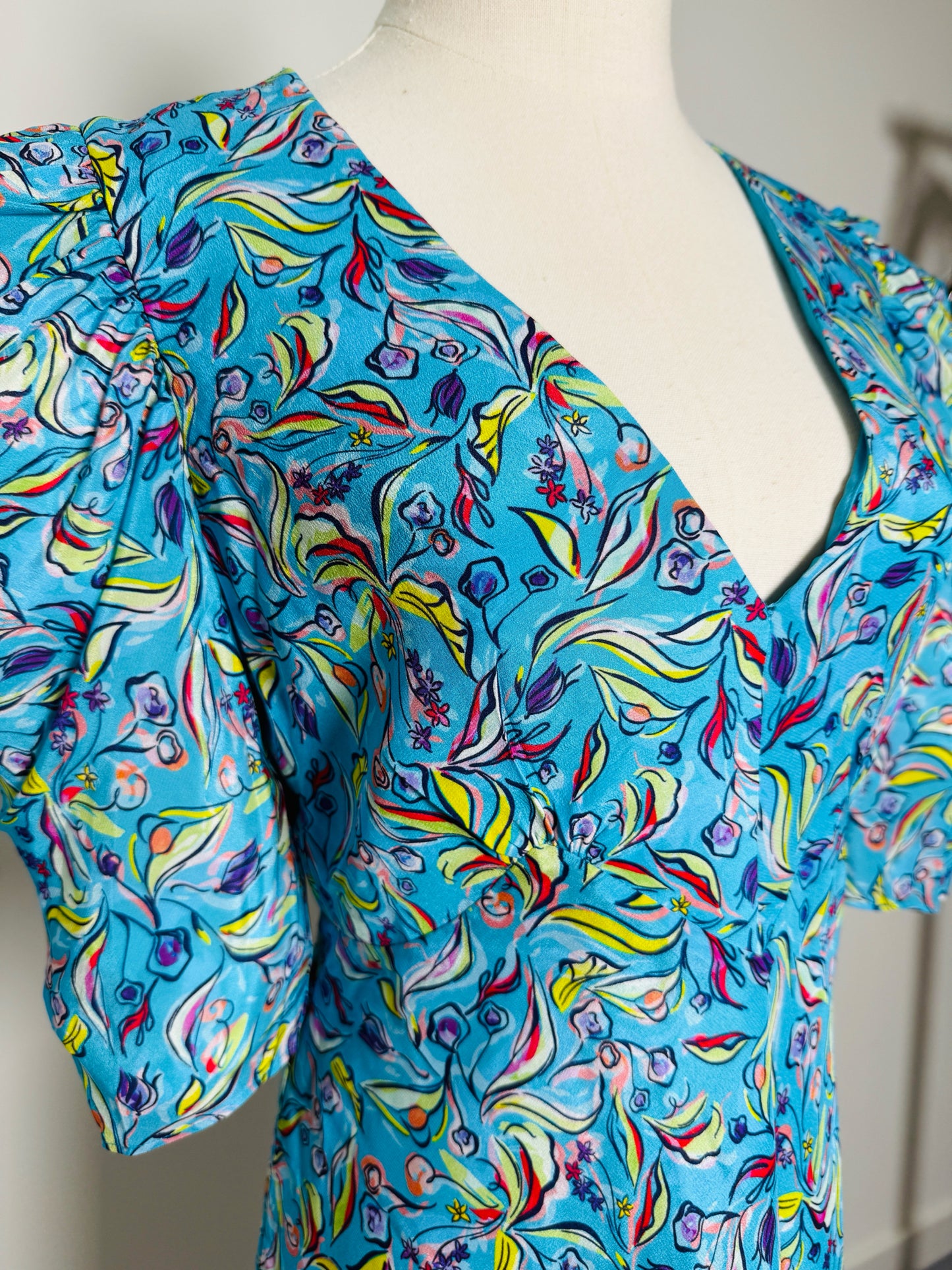 Women Size 6 Saloni Blue, green, purple Abstract floral Silk Pre-owned Dress