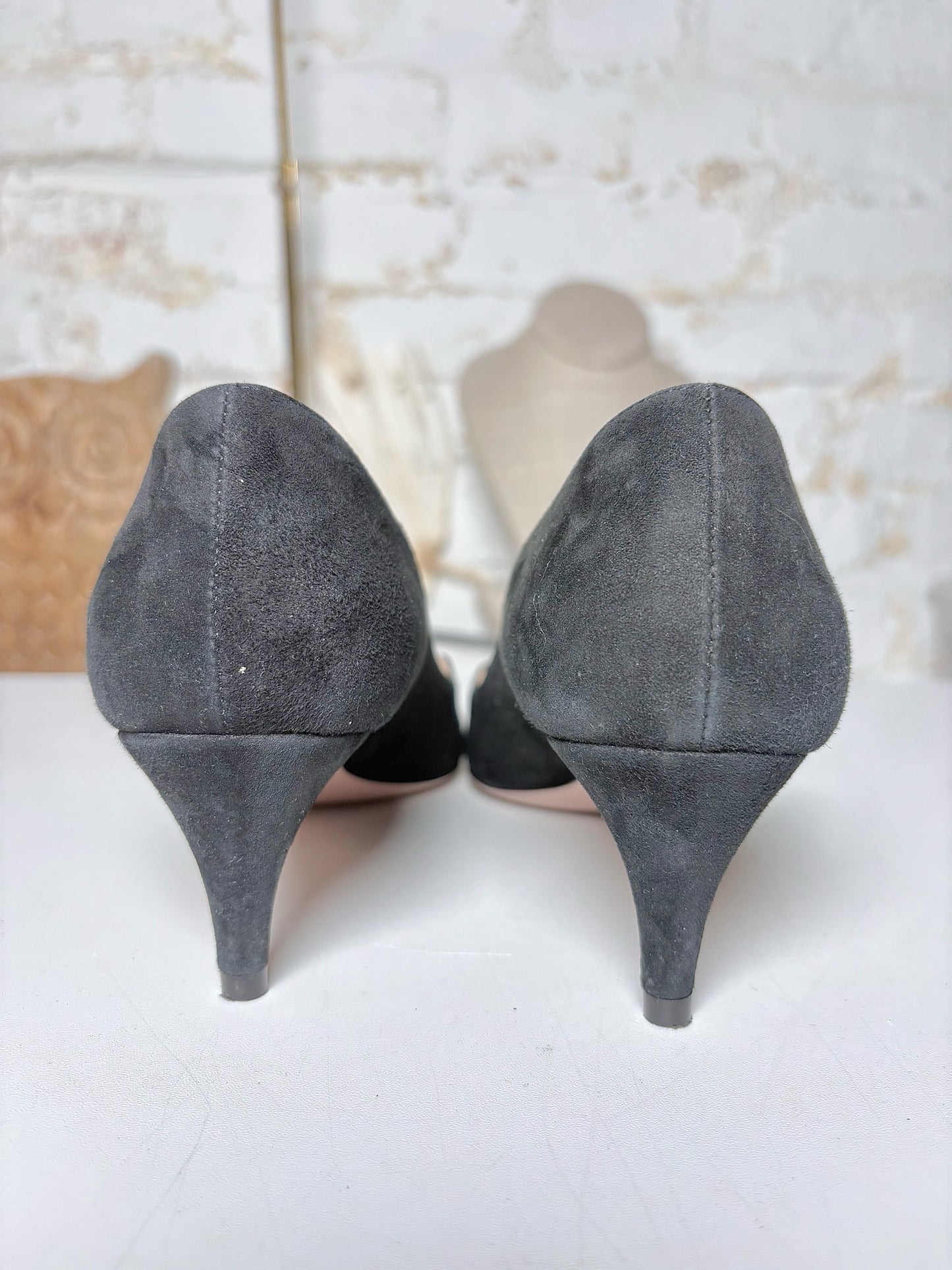 W Shoe Size 35 Prada Black Suede Heels