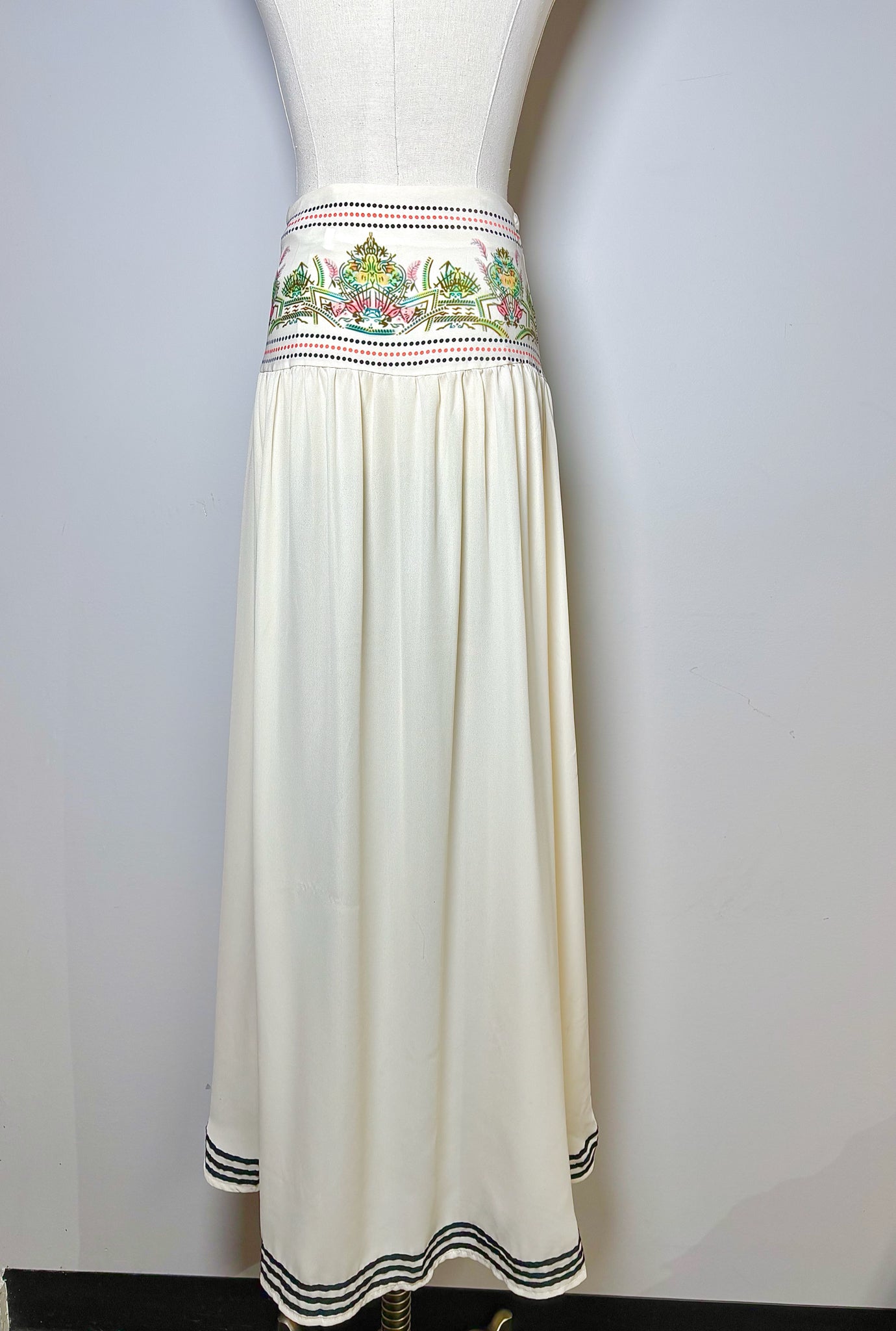 Women Size S No Label Cream Print Skirt