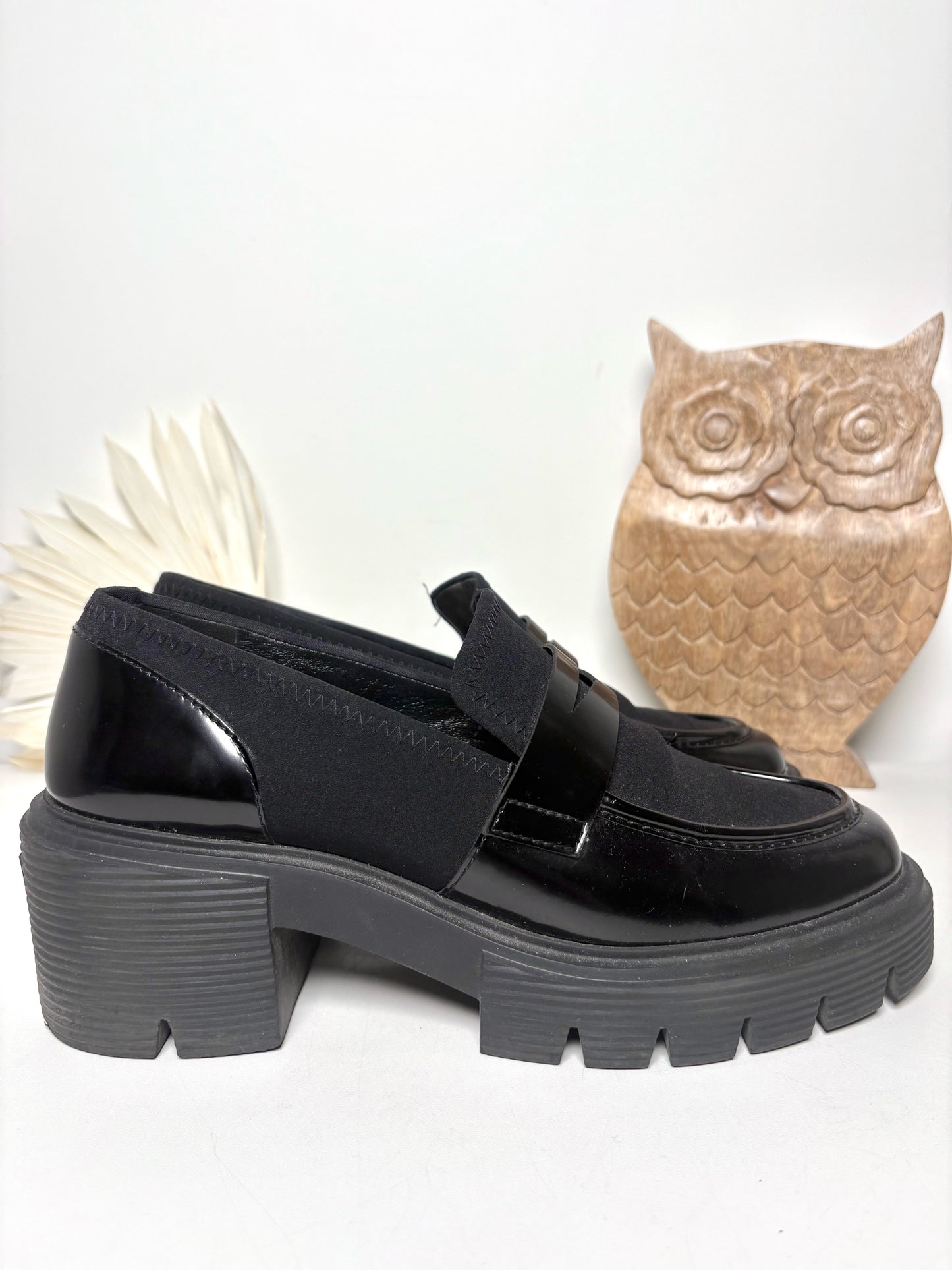 W Shoe Size 10B Stuart Weitzman Black Leather Patent, Suede Soho Loafers