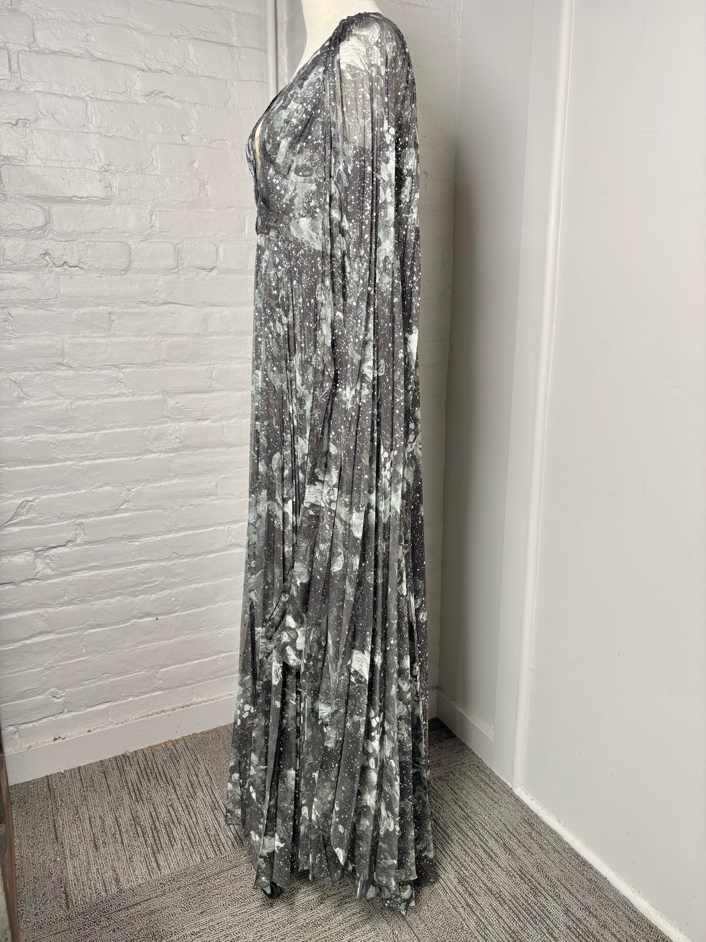 Women Size 6 Marchesa Notte Black, gray, cream Abstract Print Gown