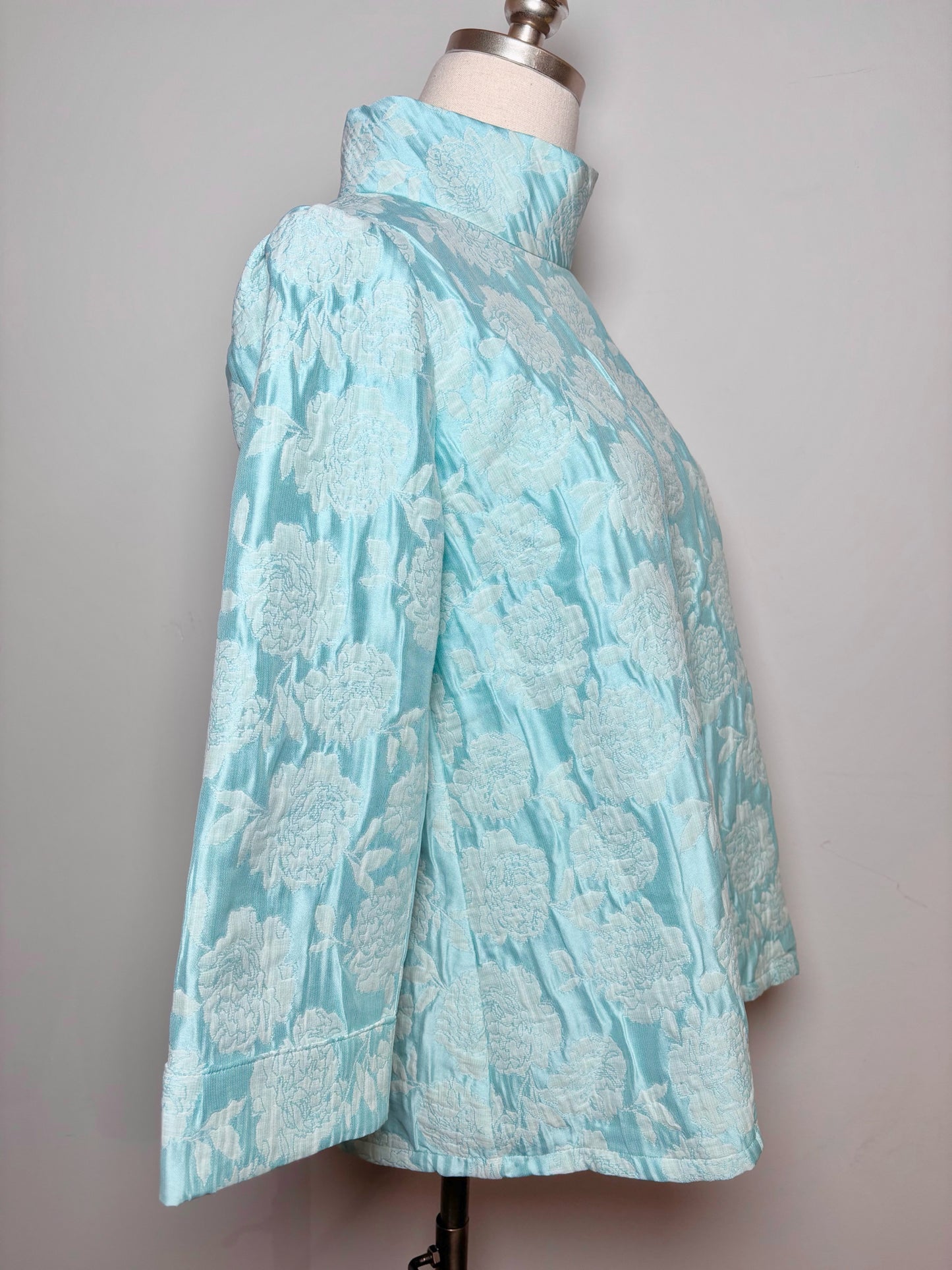 Women Size S Buru Blue Floral Top