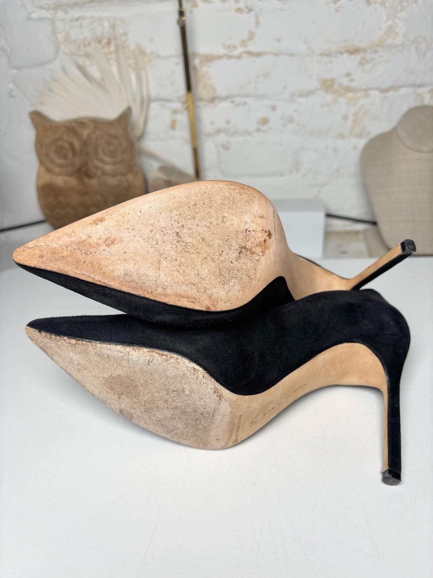 W Shoe Size 38.5 (7.5 US) Manolo Blahnik Black Leather Suede Heels