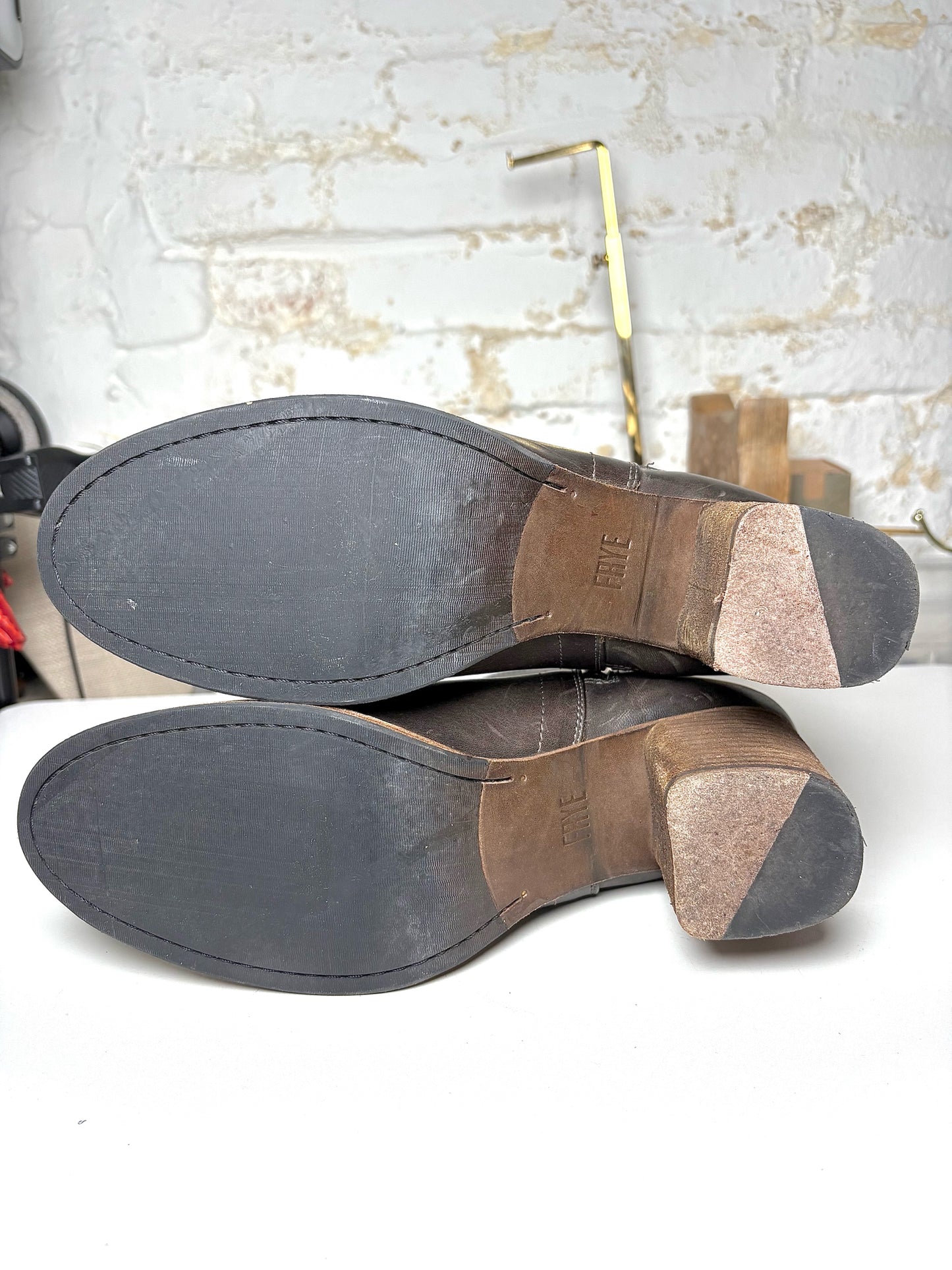 W Shoe Size 10 Frye Gray Leather Pre-owned Boots
