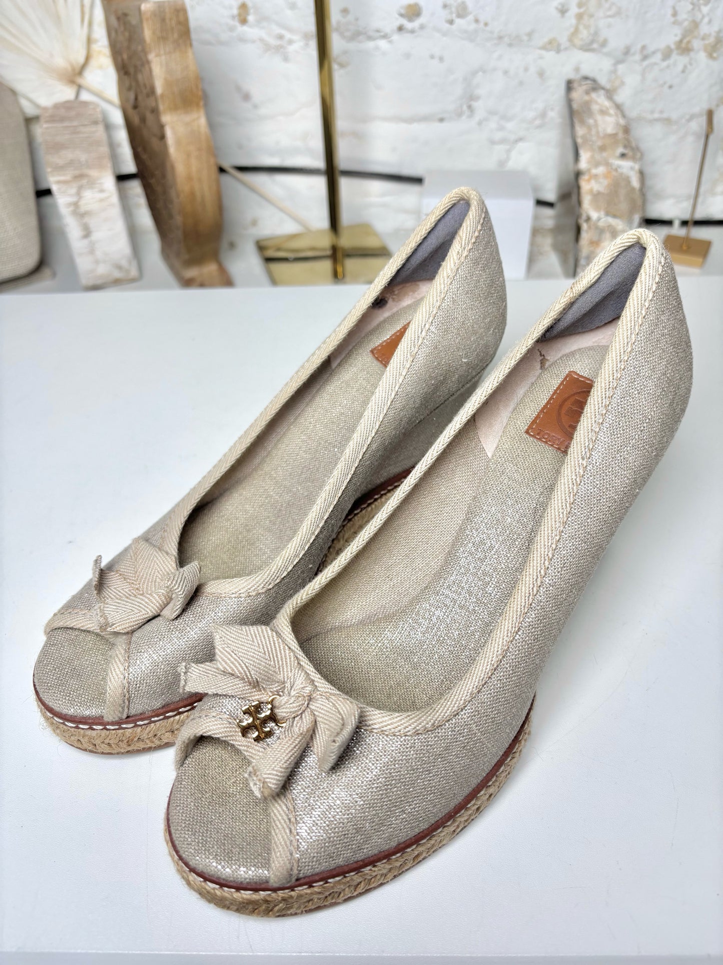W Shoe Size 8.5 Tory Burch Beige Canvas Wedges