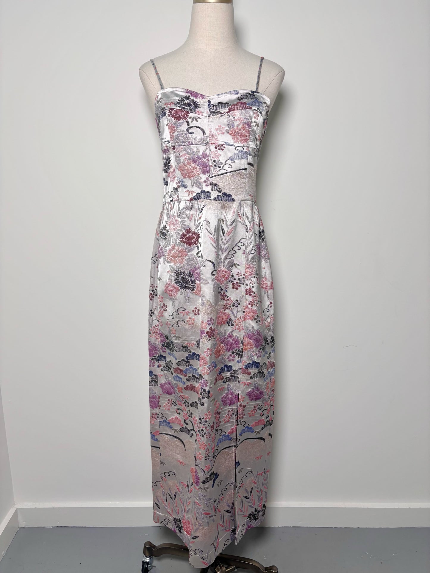 Women Size 40 (M, US) FRAMED Light Purple Embroidered Gown