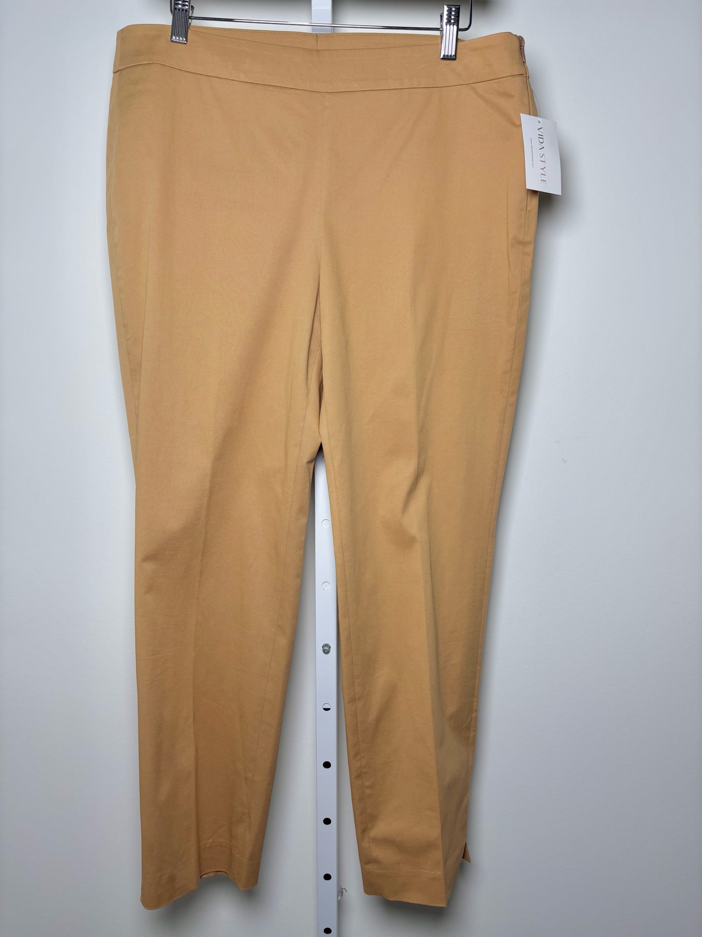 Women Size 48 QL2 Tan Solid Pants