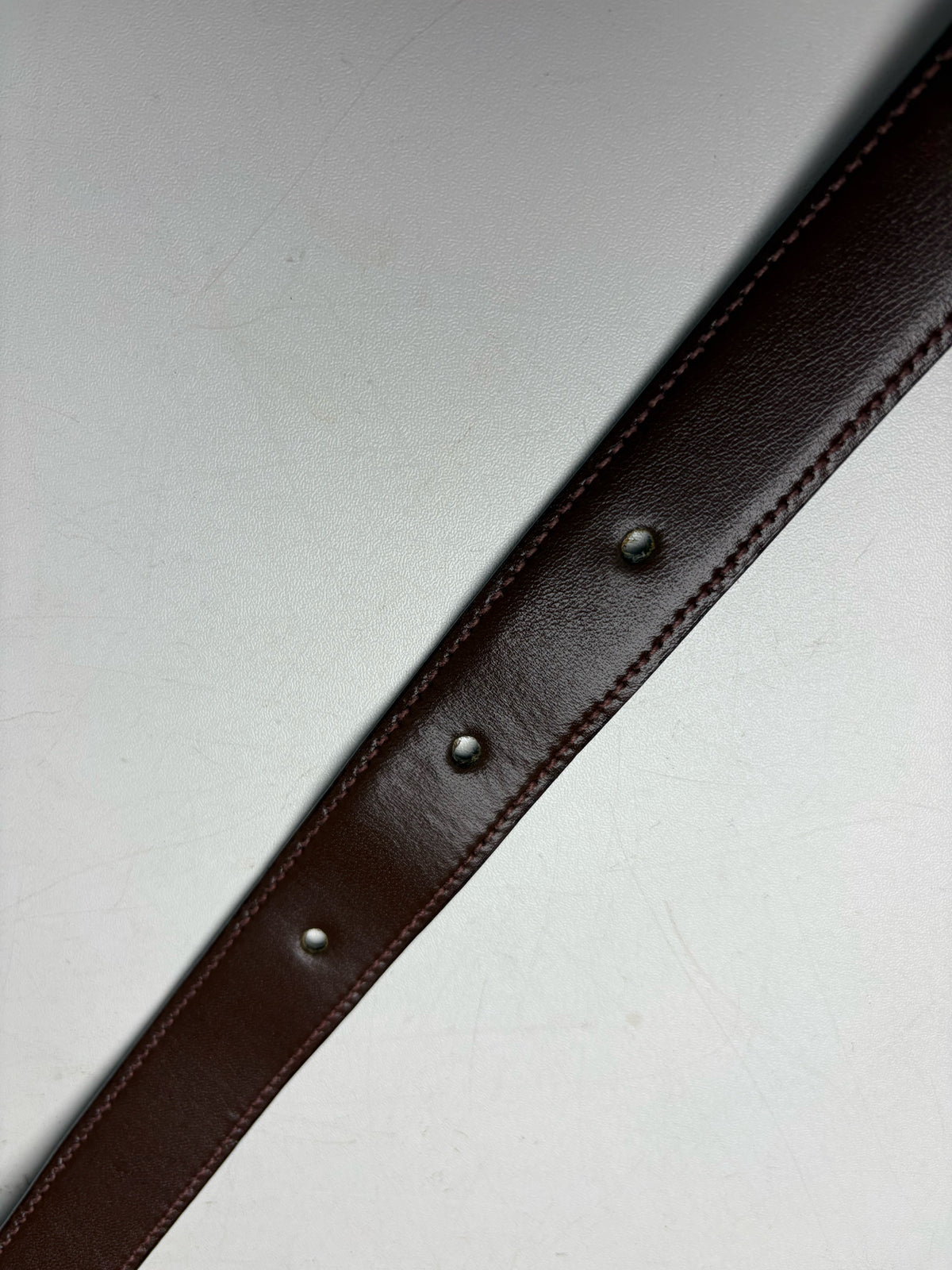 Women's Size 70/28 (XS) Gucci Vintage 1970s/1980s Brown Leather Gold-Tone Logo Buckle Pre-Owned Belt