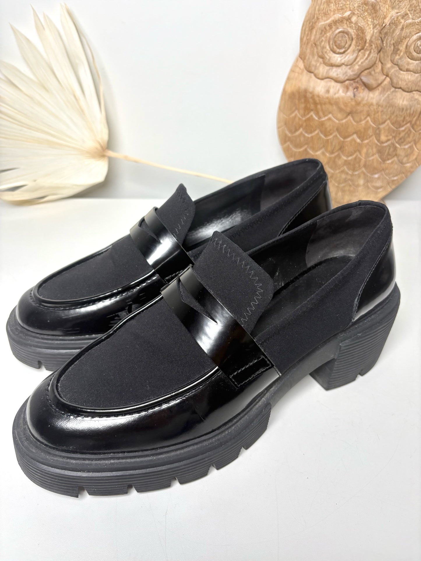 W Shoe Size 10B Stuart Weitzman Black Leather Patent, Suede Soho Loafers