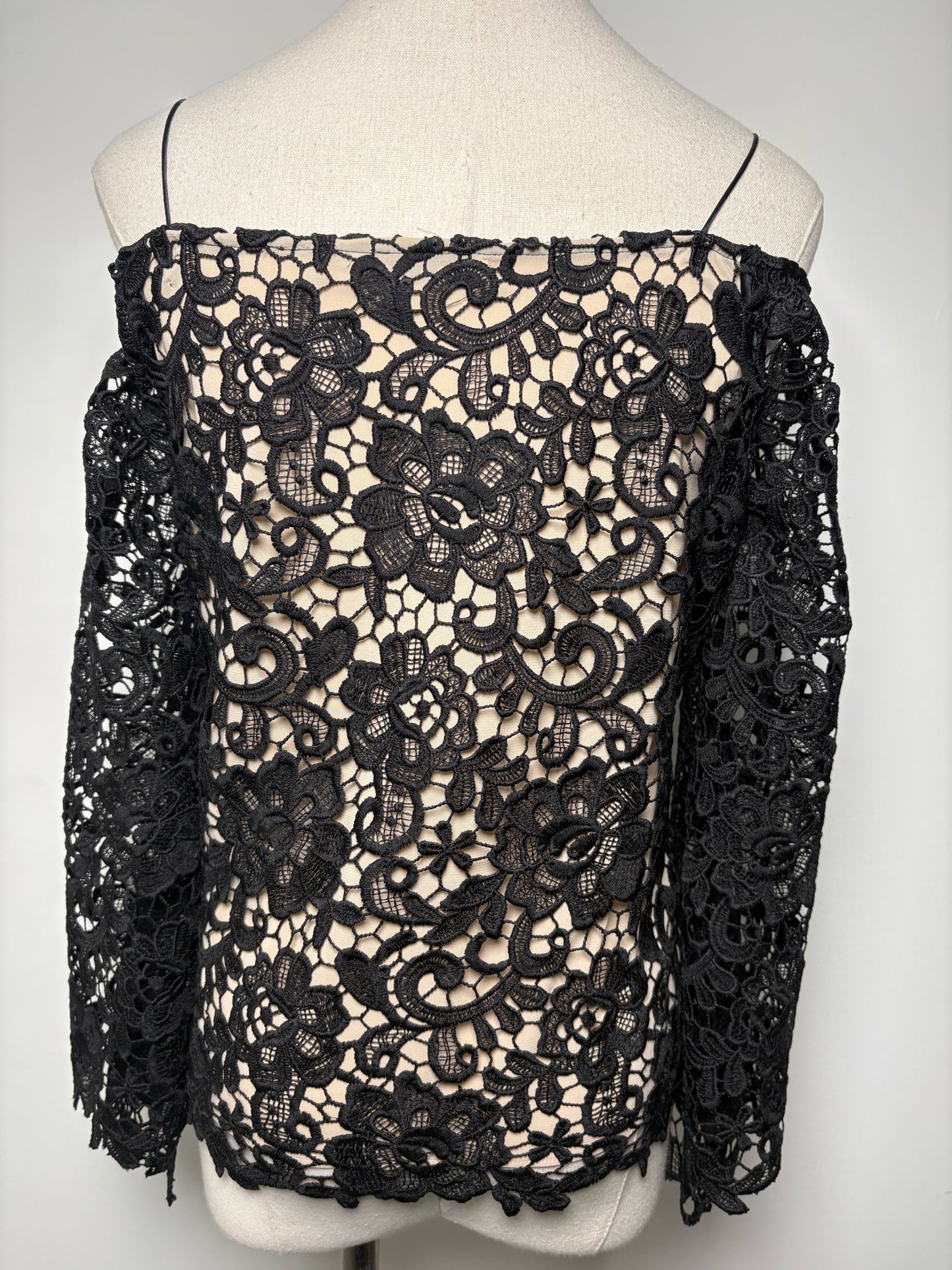Women Size XS Alice + Olivia Black Eyelet Polyester Blouse