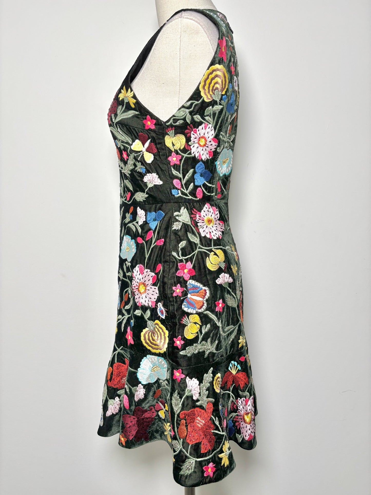 Women Size 4 Alice + Olivia Black Embroidered Flowers + Beads Peplum Dress