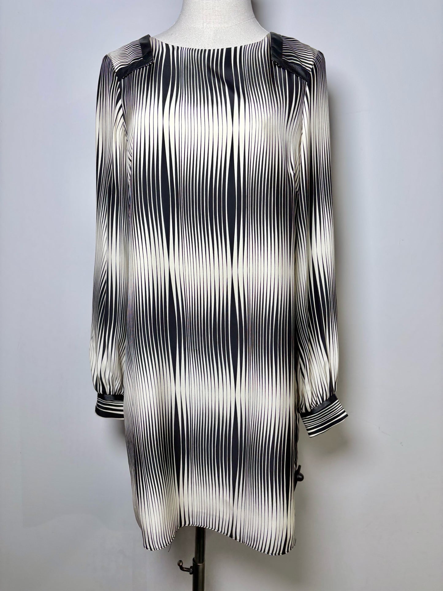 Women Size S Alice & Trixie Black & White Stripe Dress