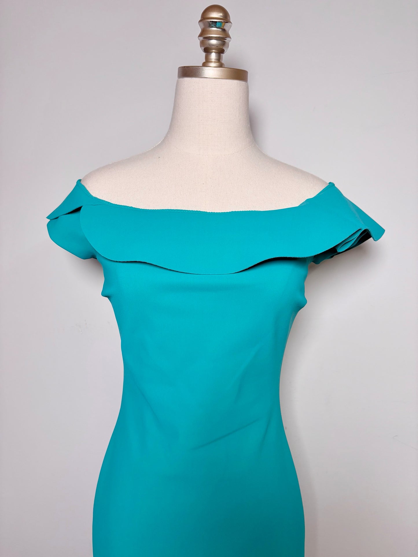 Women Size 40 (2/S) Chiara Broni La Petite Robe Green Solid Gown