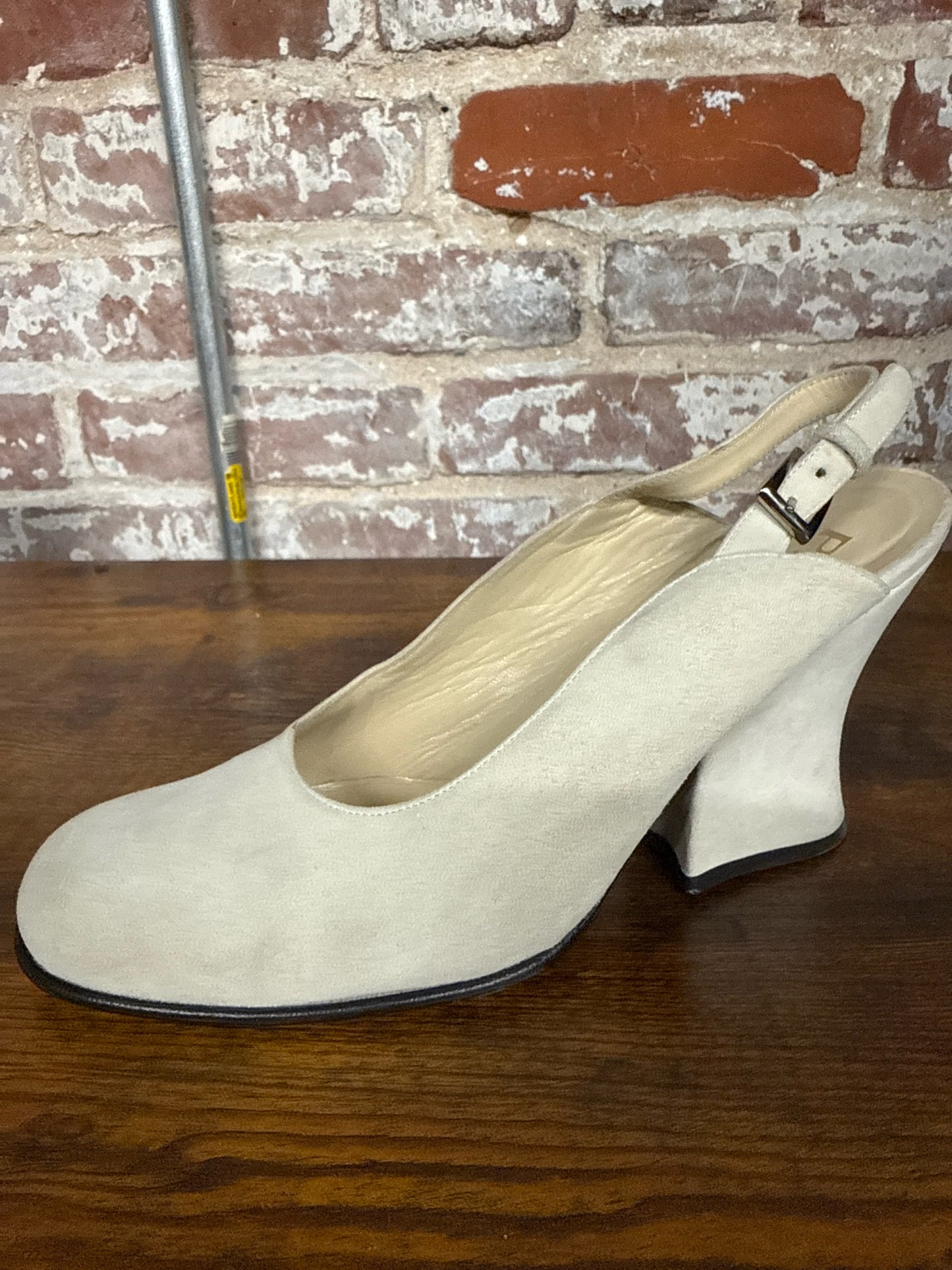 W Shoe Size 38 (8.5 US) Prada Bone/Cream Suede Curved Block Heel