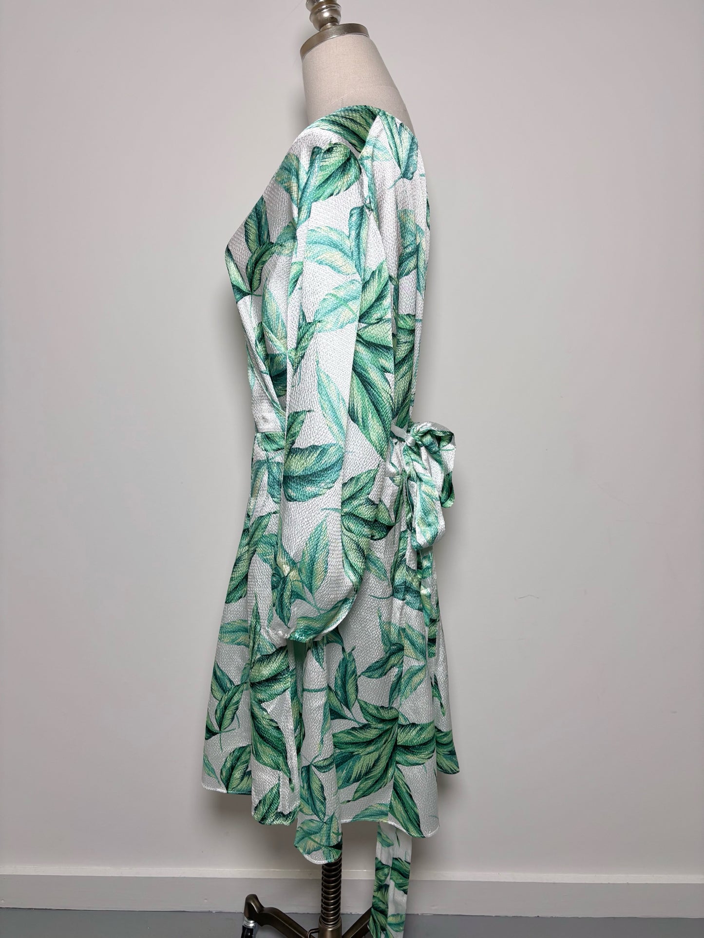 Women Size 20 Draper James Green, White Leaves Polyester NWT Dress