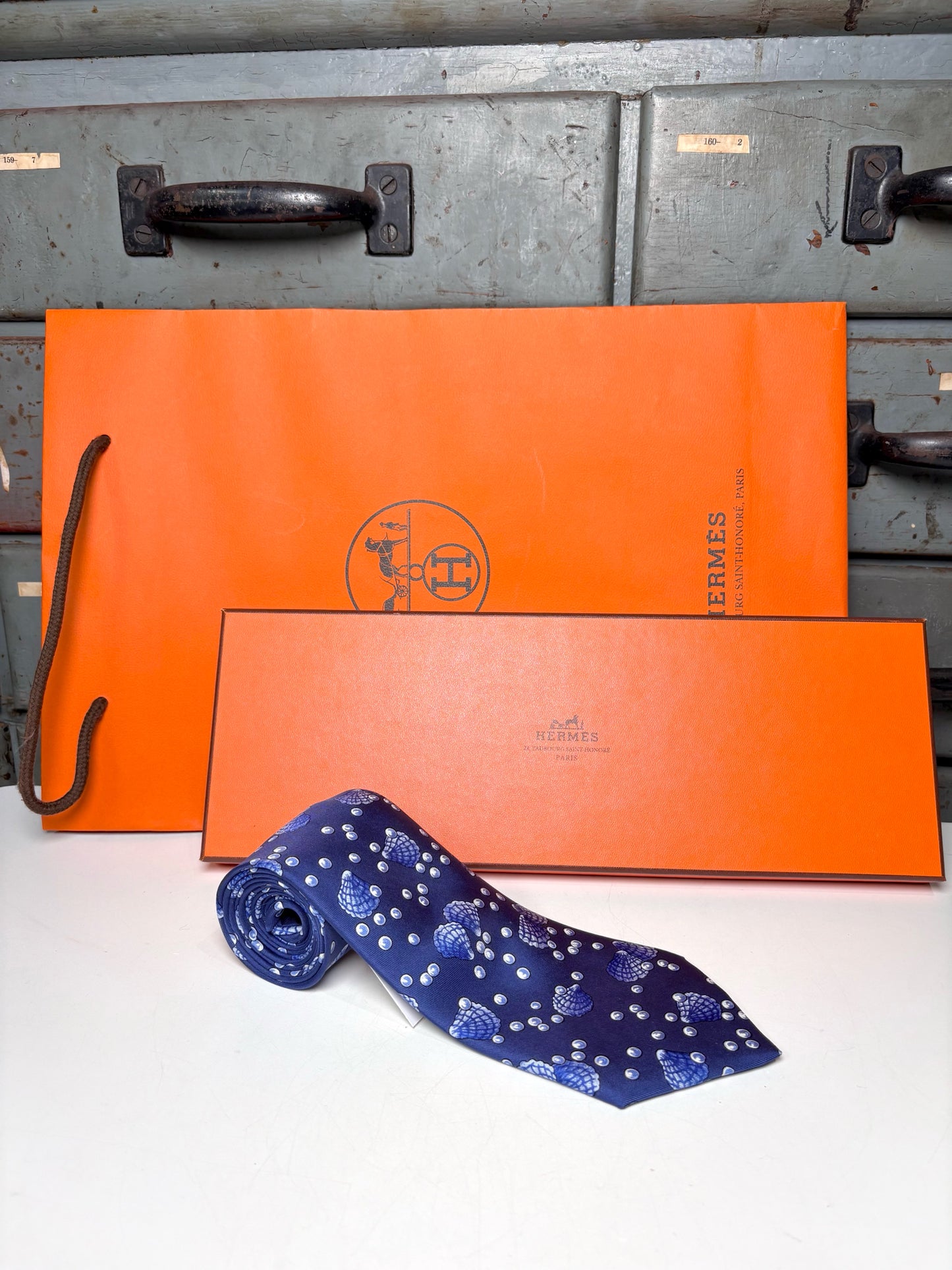 Hermes Blue 100% Silk Clam & Pearls Men's Tie