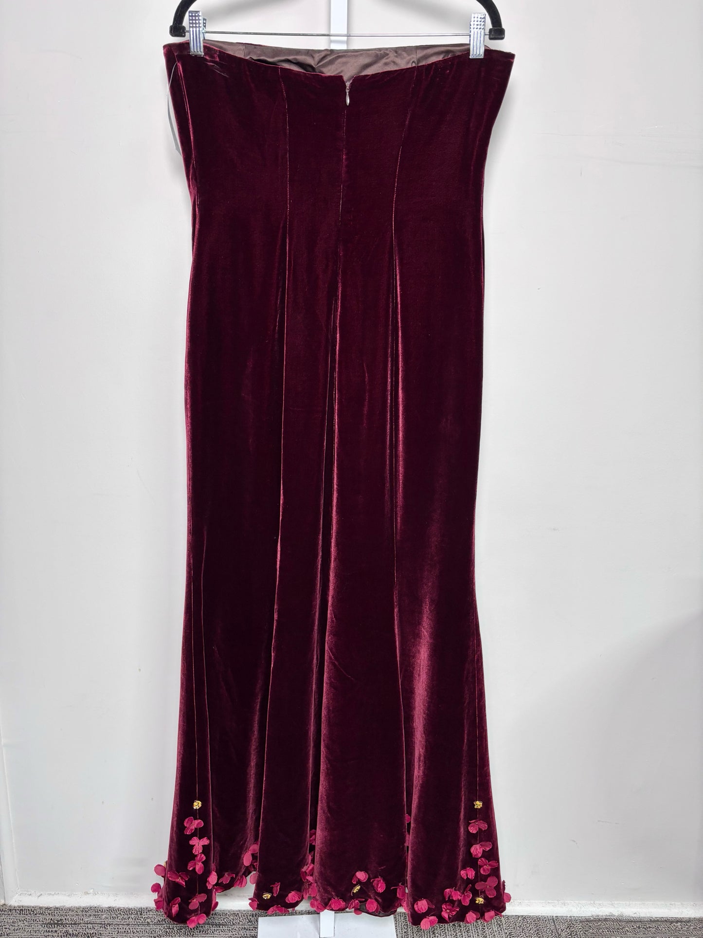 Women Size L (Estimate) Zang Toi Burgundy Solid Vintage Silk Gown
