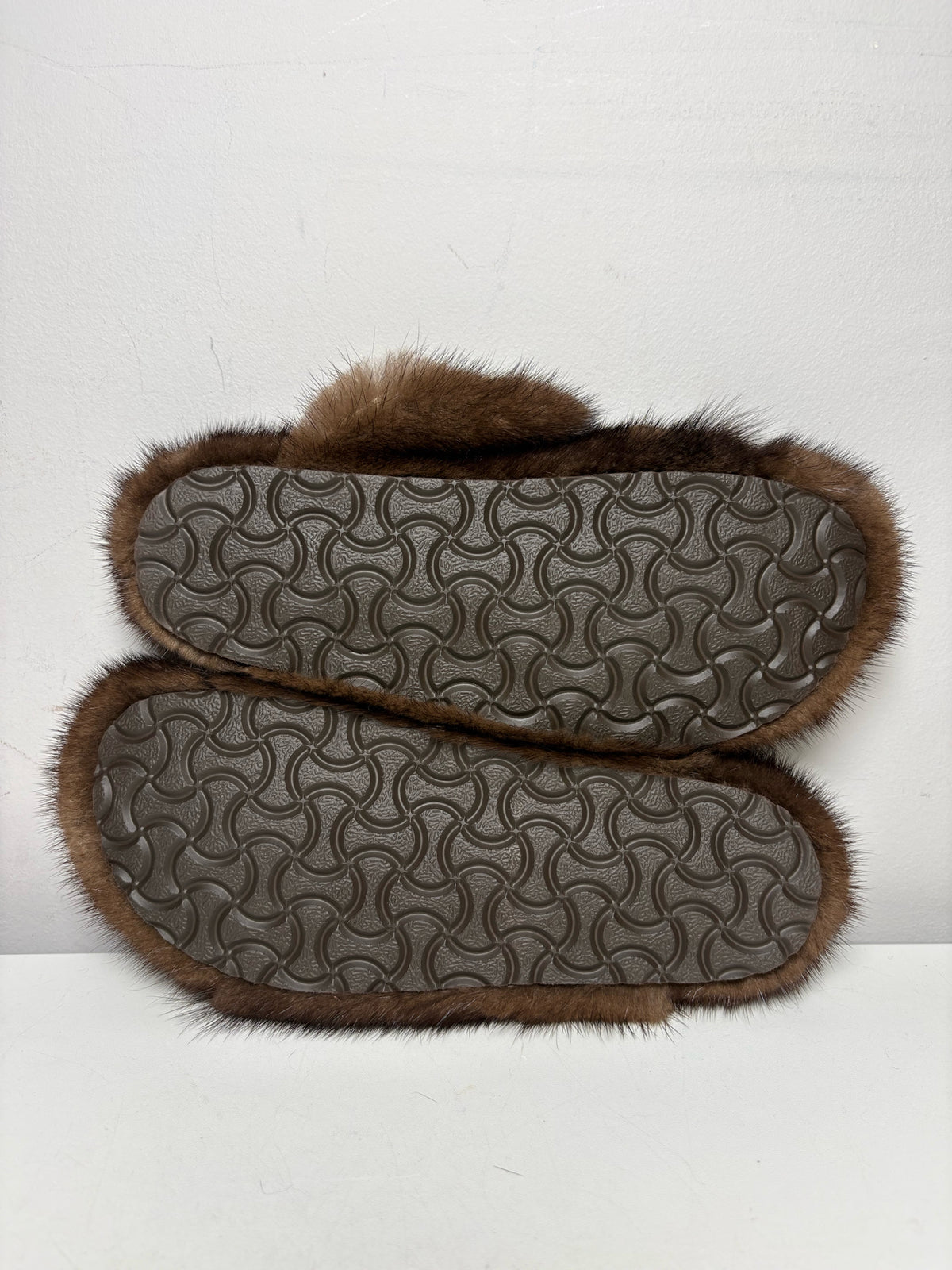 Women's Shoe Size 5 Jennifer Miller Dark Brown Mink NWT Pre-Owned Slippers