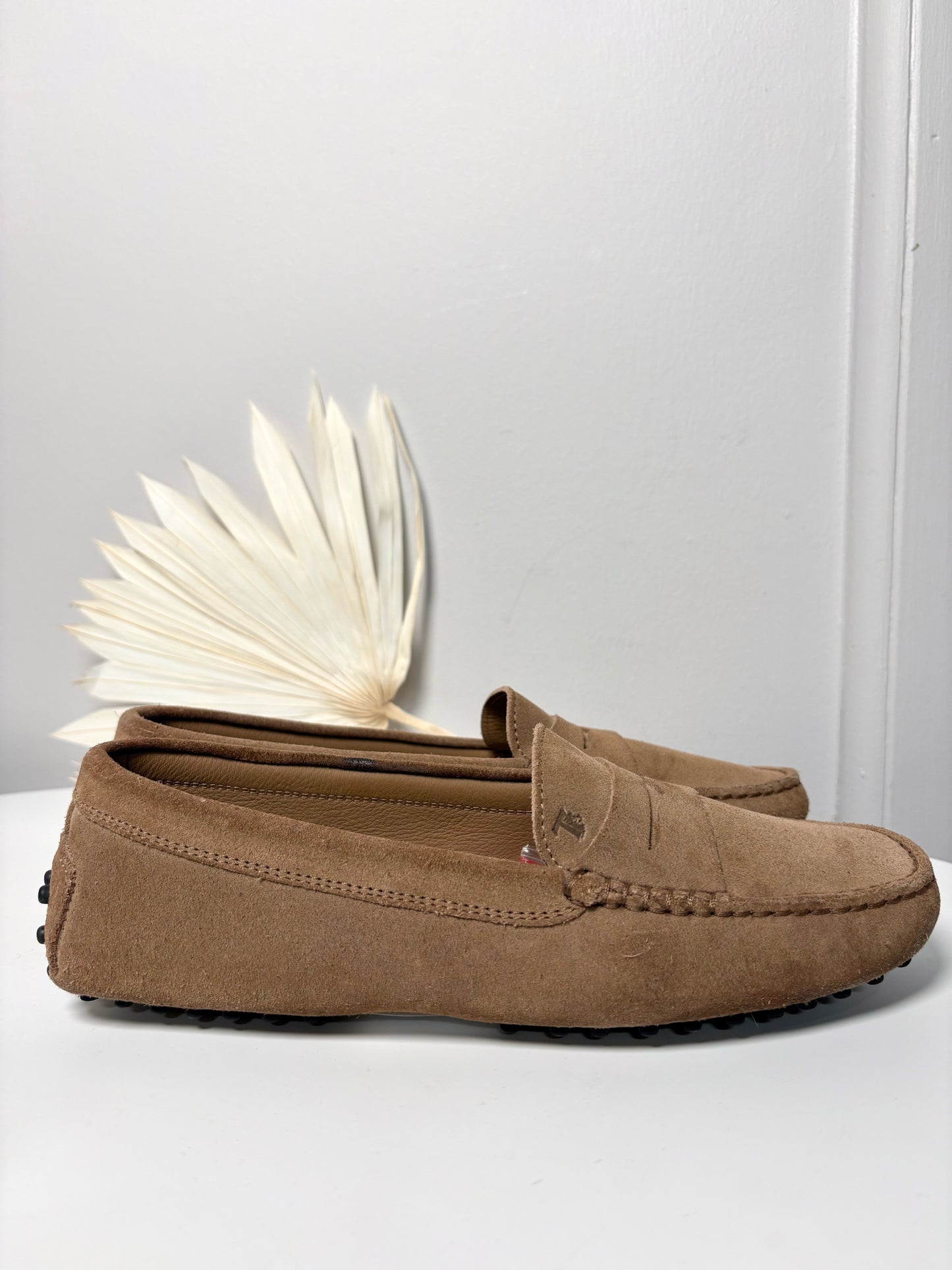 W Shoe Size 38.5 Tod's Camel Suede Pre-owned Loafers