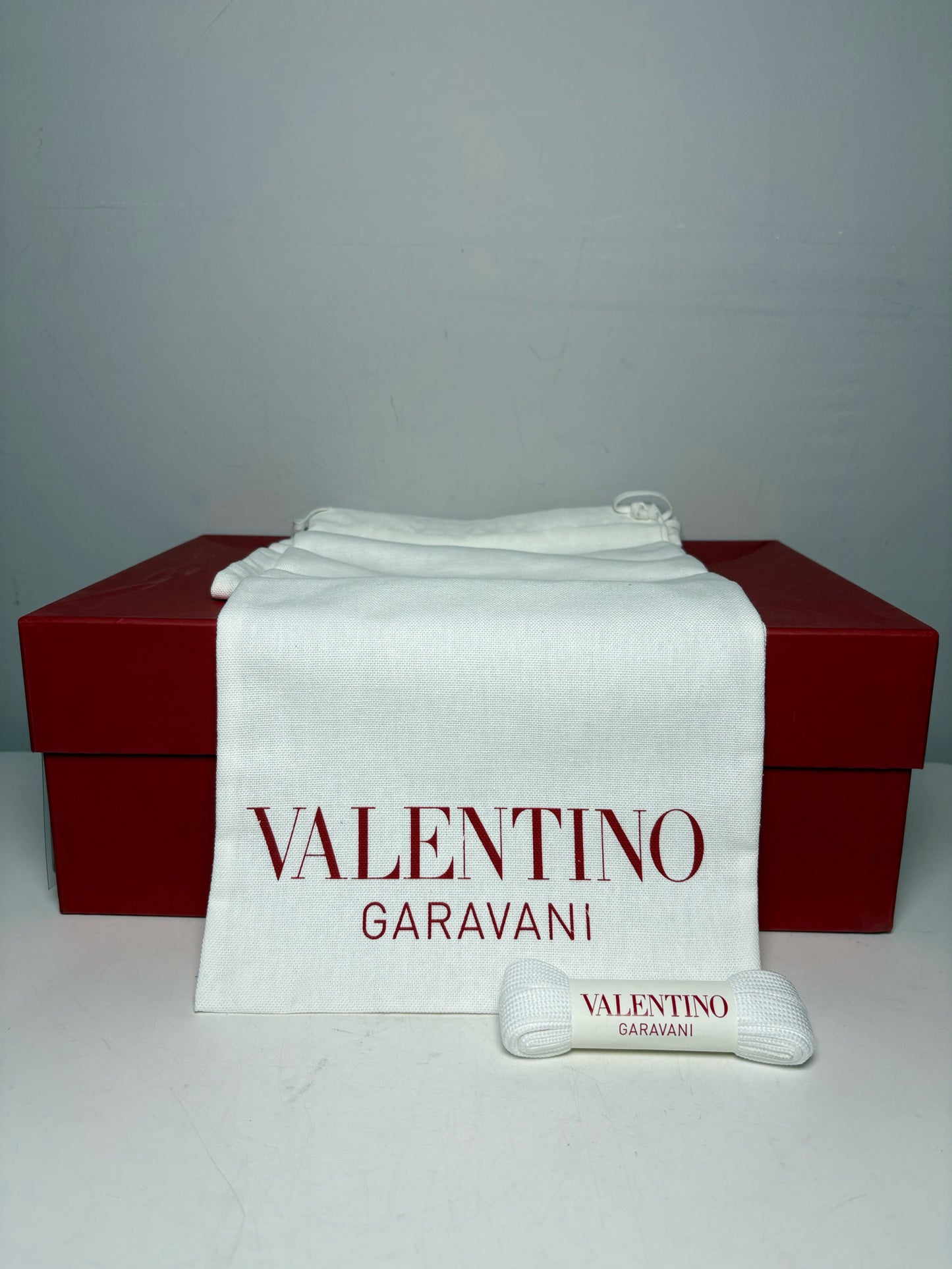Women's Sz 40 Valentino Garavani One Stud White Platinum Pre-owned Sneakers