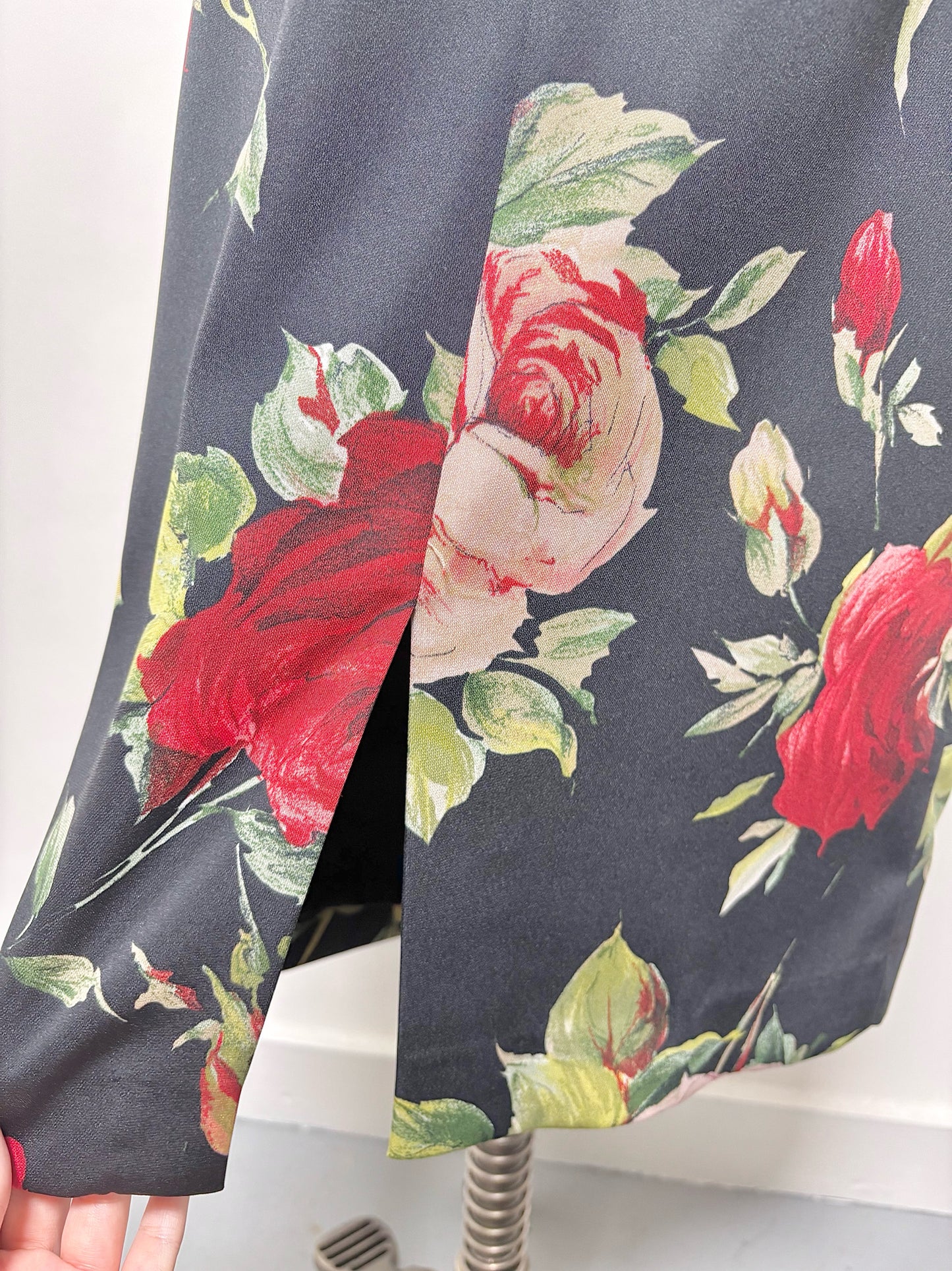 Women Size 4 Black Halo Black Floral Print Sheath Midi Dress