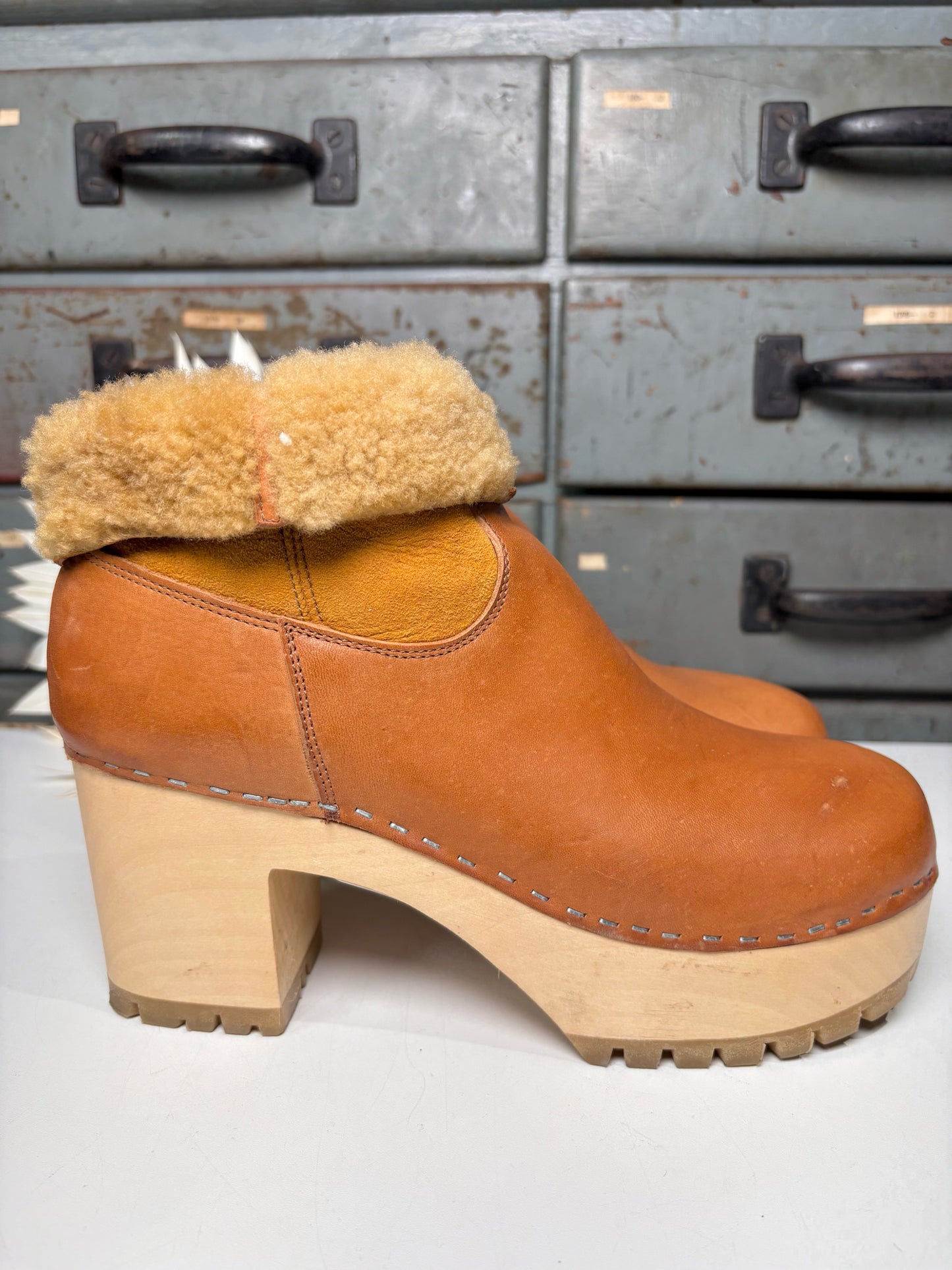 W Shoe Size 8.5 Hasbeens Caramel Leather Swedish Clogs
