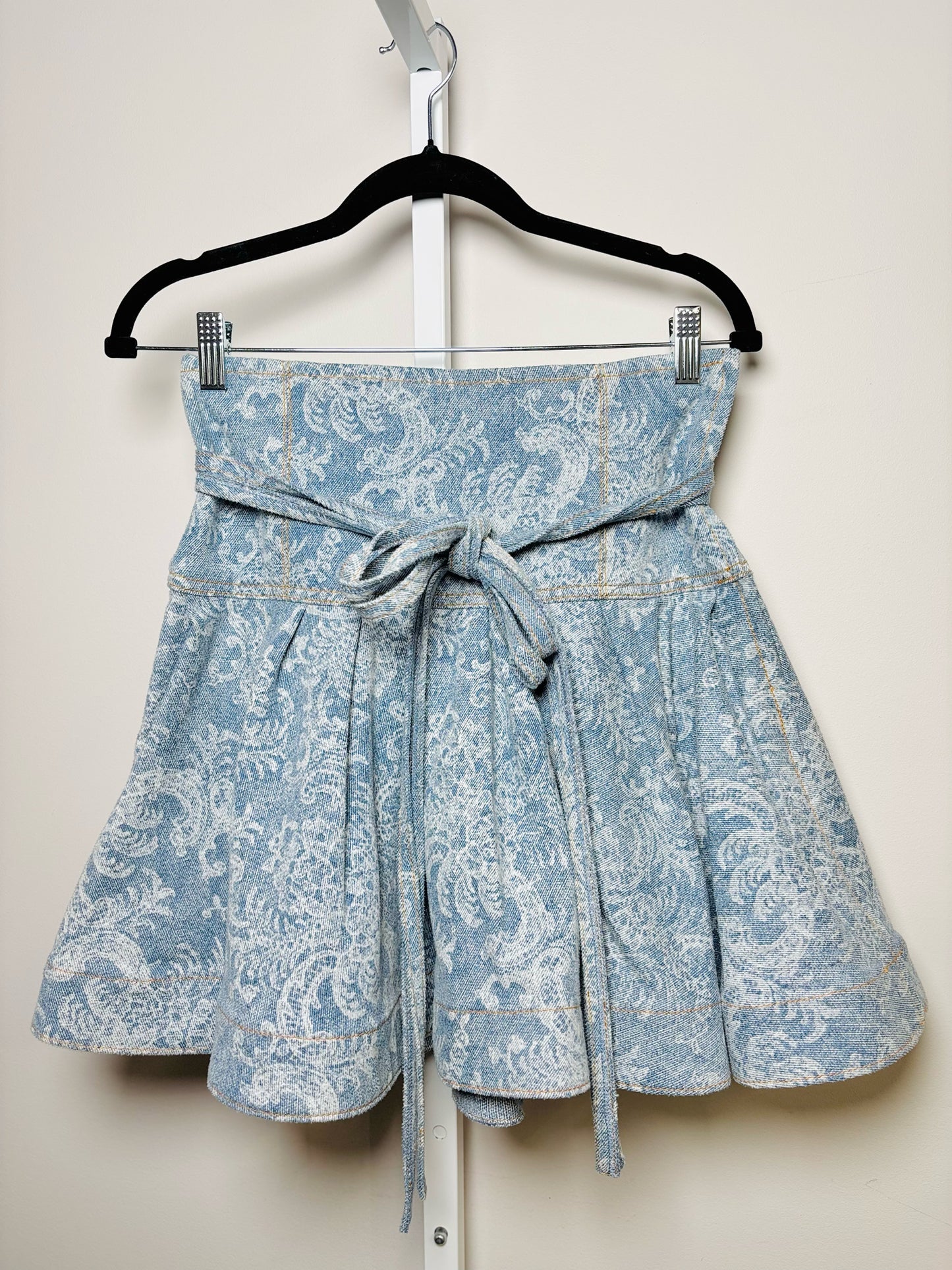 Women Size 27 (4) Marc Jacobs Light Blue Washed Effect NWT Skirt