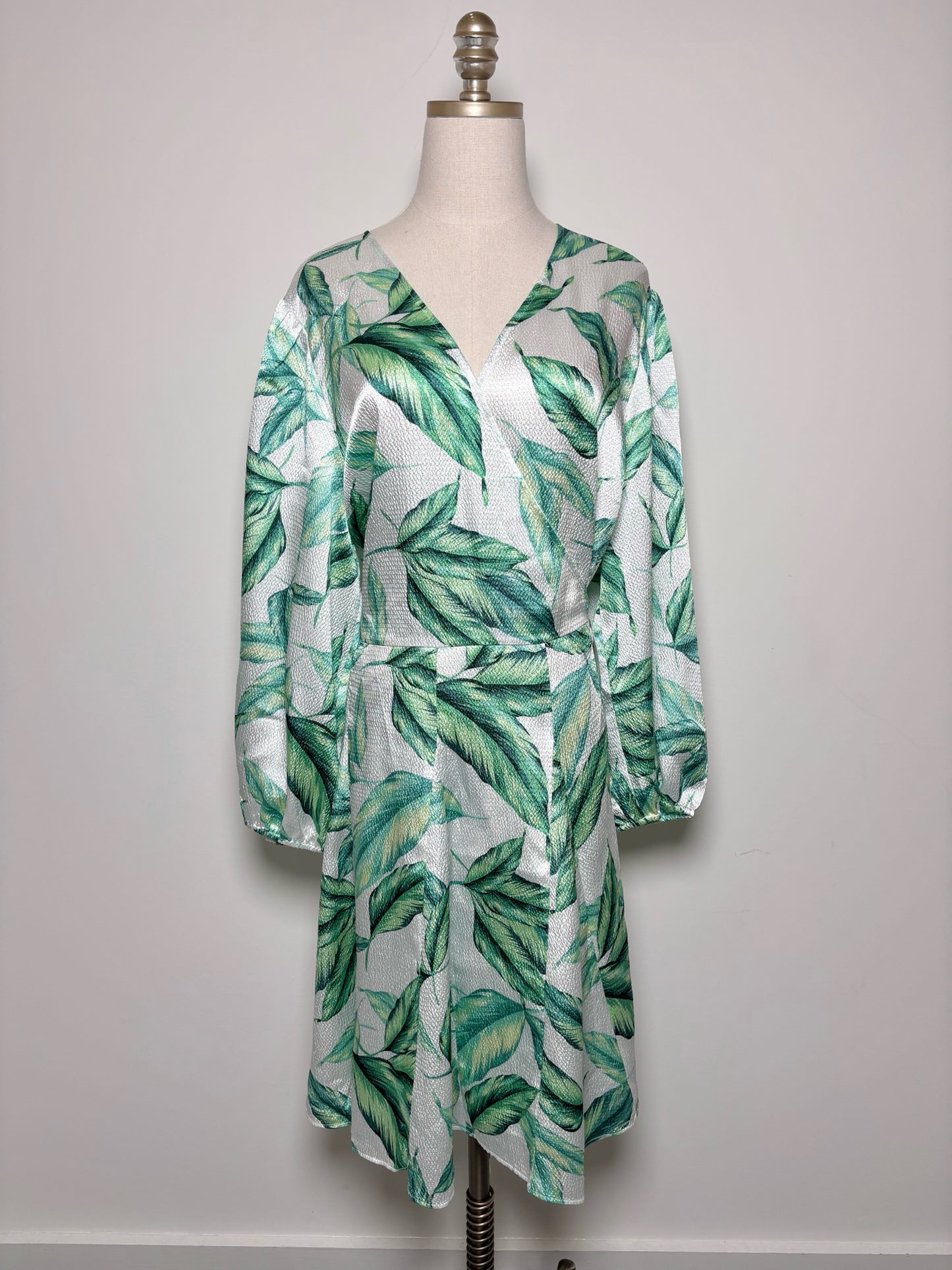 Women Size 20 Draper James Green, White Leaves Polyester NWT Dress