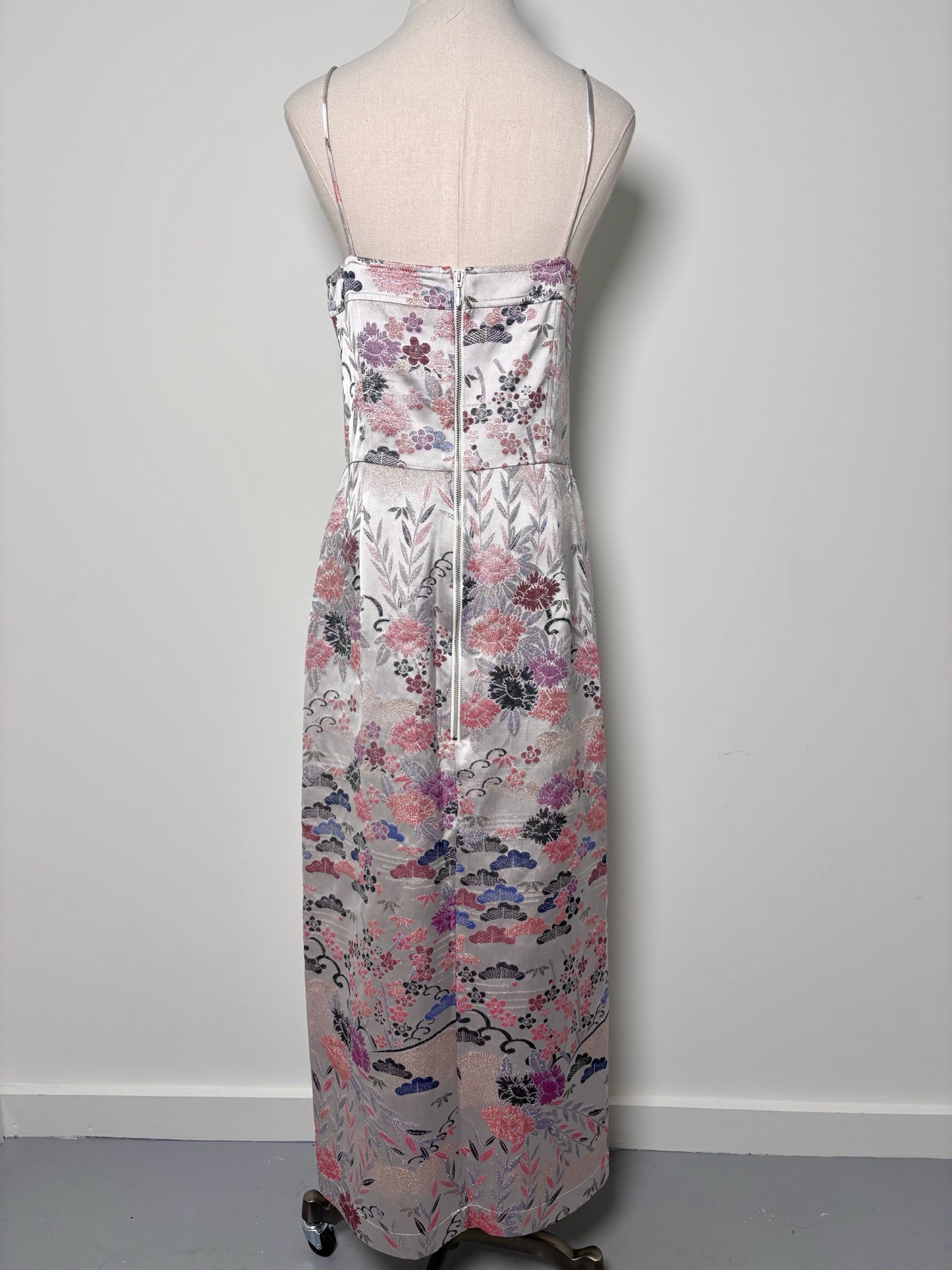 Women Size 40 (M, US) FRAMED Light Purple Embroidered Gown
