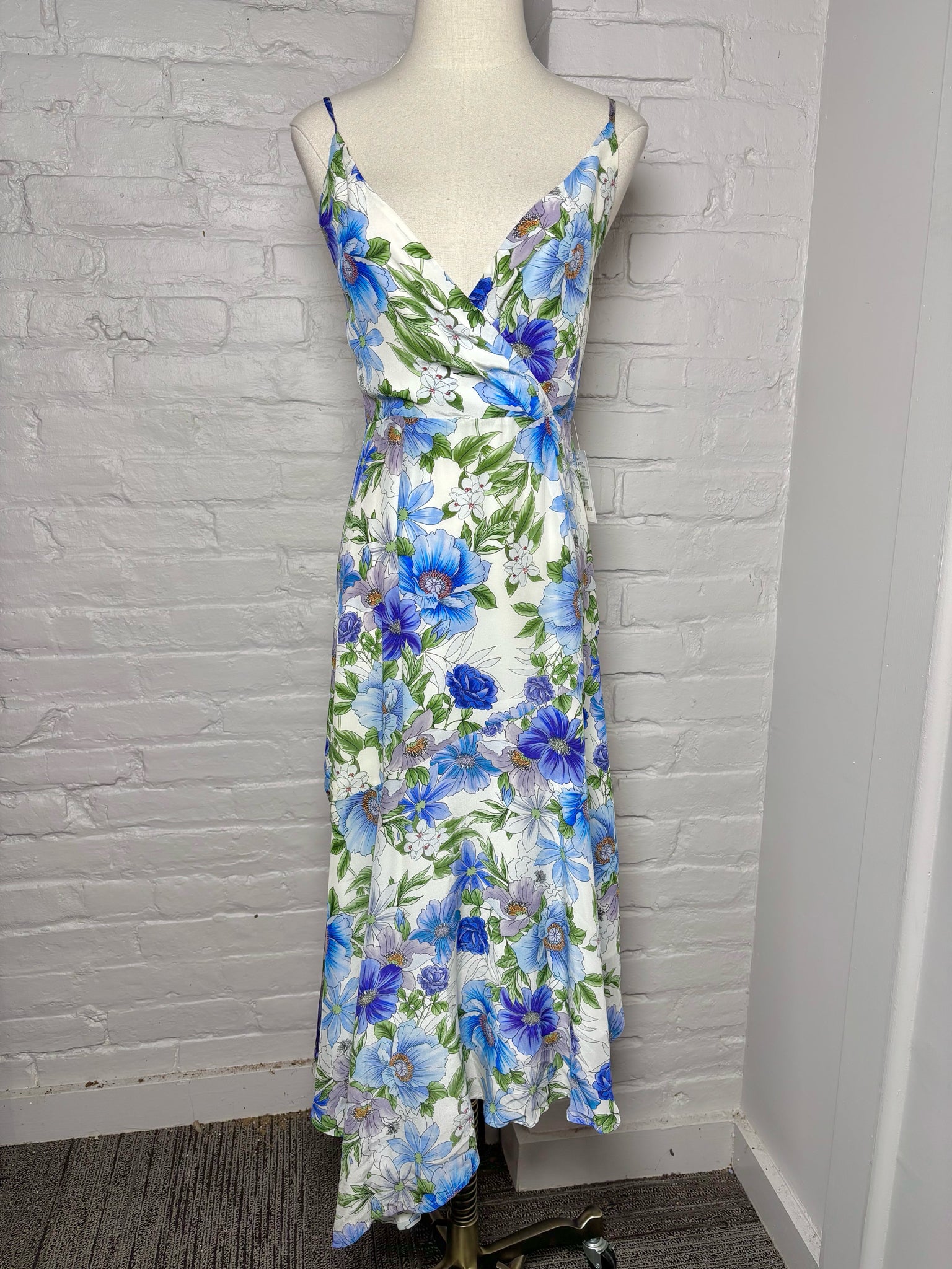 Women Size XS Yumi Kim Blue Floral NWT Dress Women Size XS Yumi Kim Blue Floral NWT Dress
