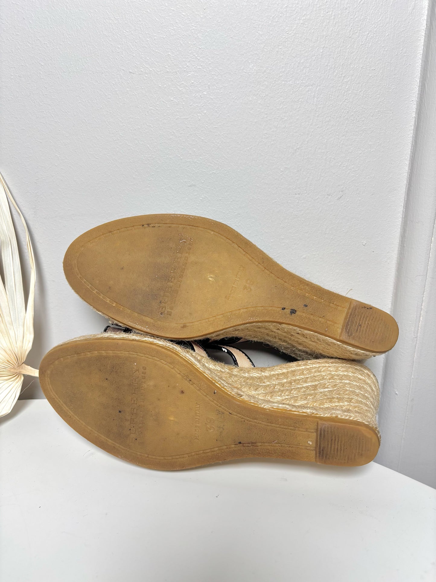 W Shoe Size 39 (8.5 US) Burberry Black Nova Check Canvas Jute Wedge