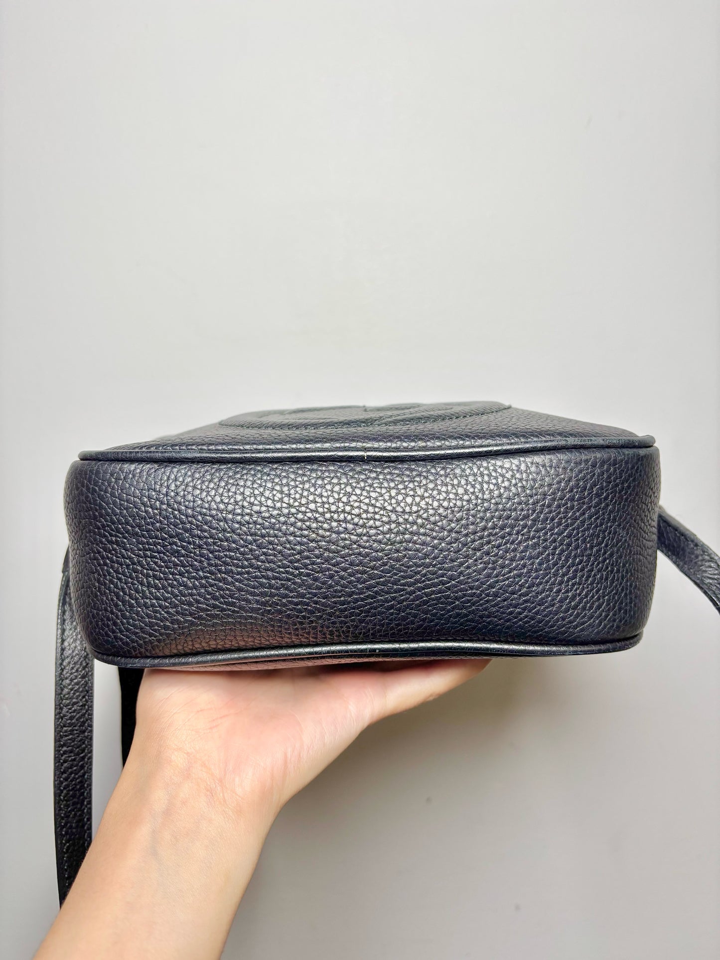 Gucci Solid Leather Black Cowhide Soho Disco Purse
