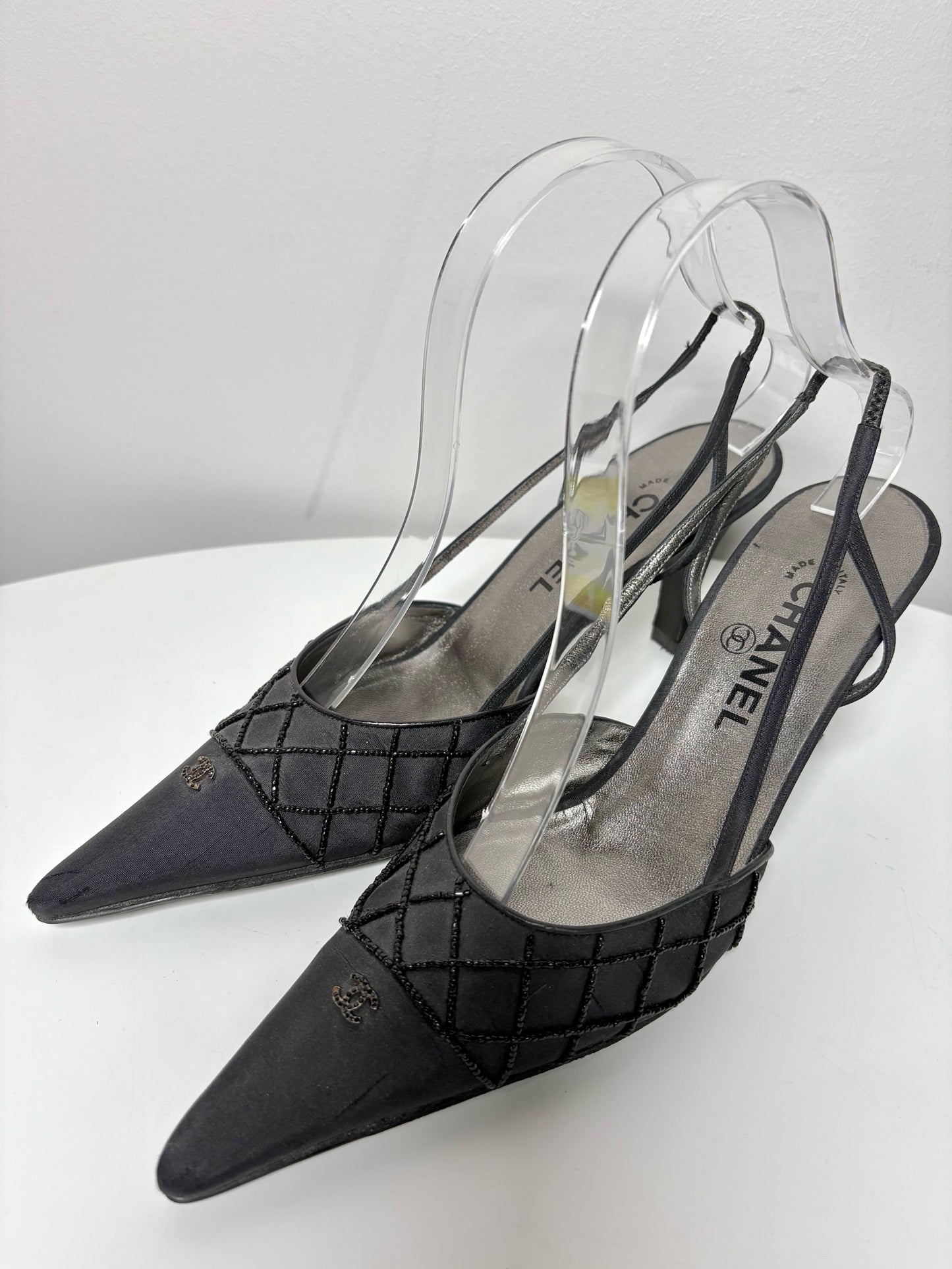 W Shoe Size 38 (7.5 - 8) Chanel Black Nylon Vintage Heels