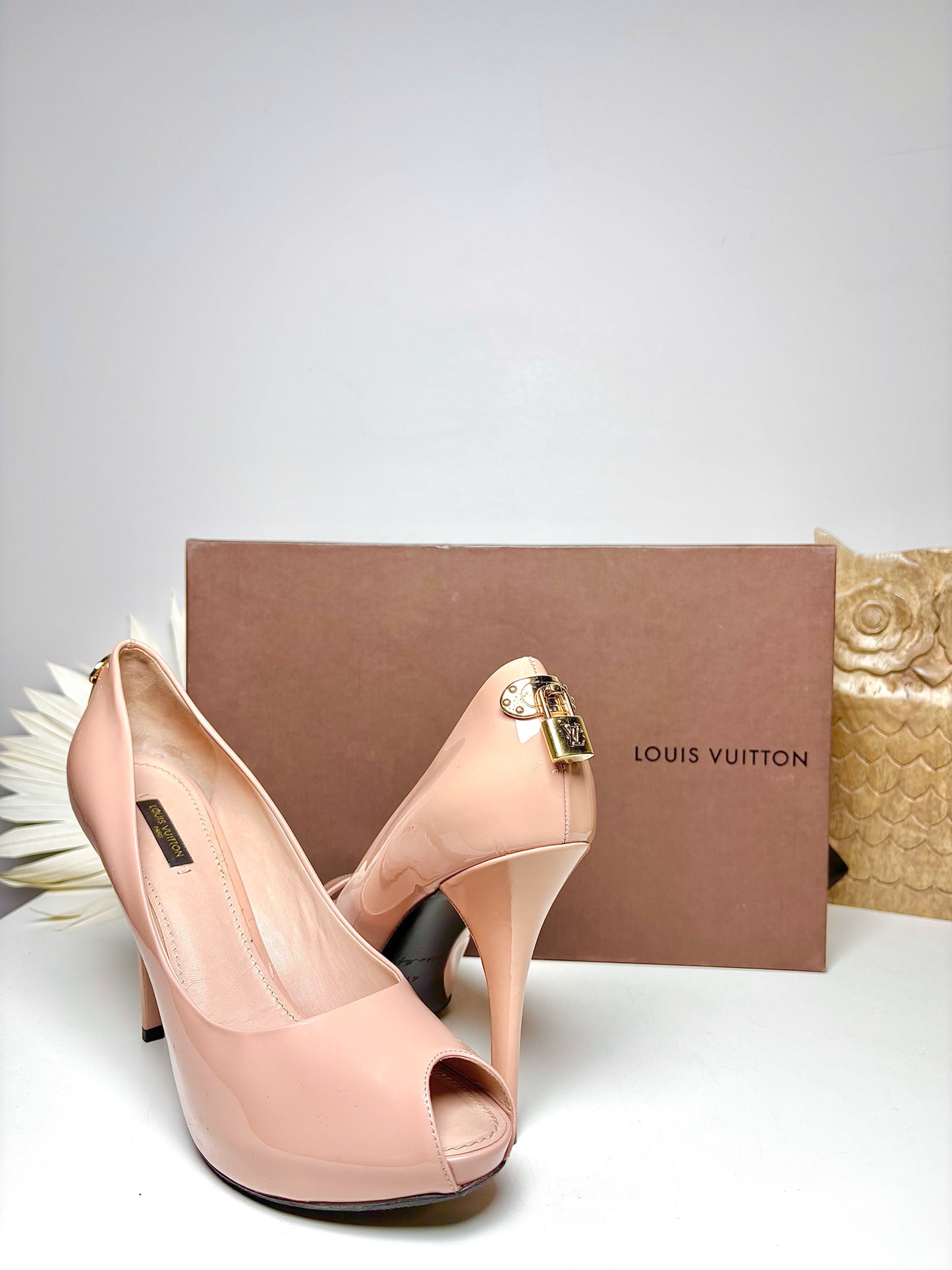 W Shoe Size 41 (8, US) Louis Vuitton Light Pink Leather Patent Heels