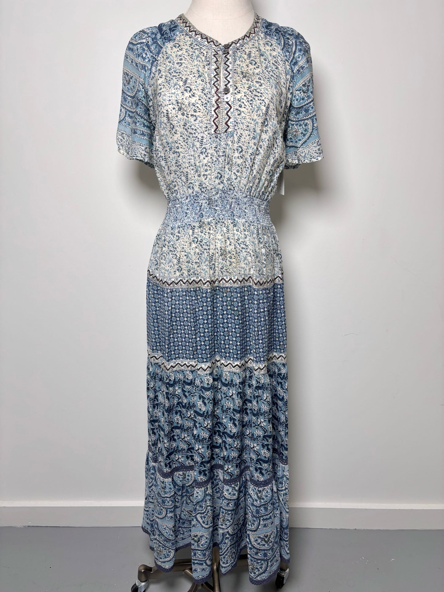 Women Size 4 SEA New York Blue, White Floral Viscose Dress