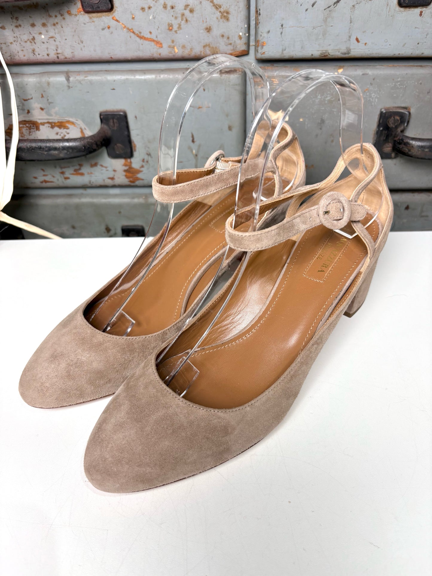 W Shoe Size 39 (8.5 US) Aquazzura Taupe Suede French Flirt Pump
