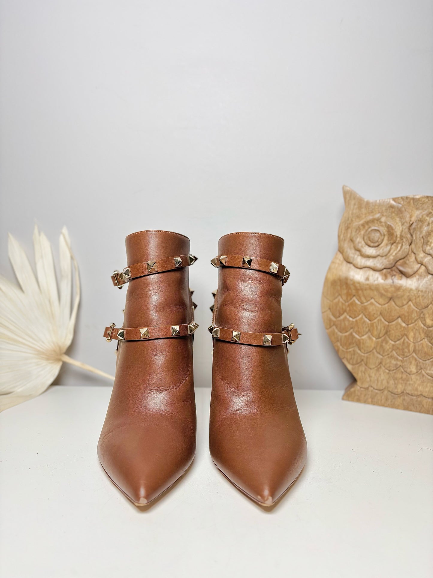 W Shoe Size 37 (7, US) Valentino Garavani Brown Leather Cowhide Boots