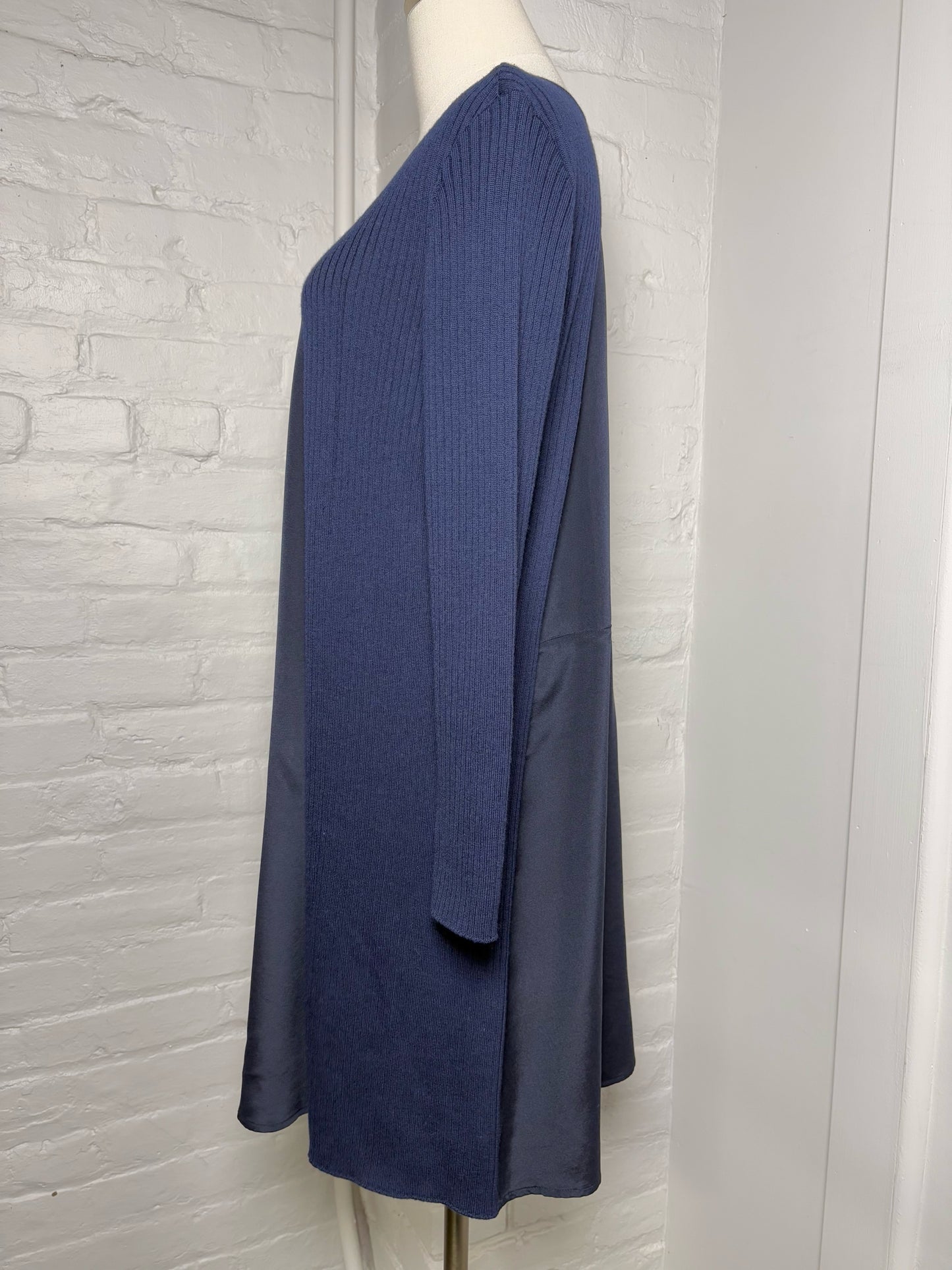 Women Size 4 St. John Navy Blue Solid Dress