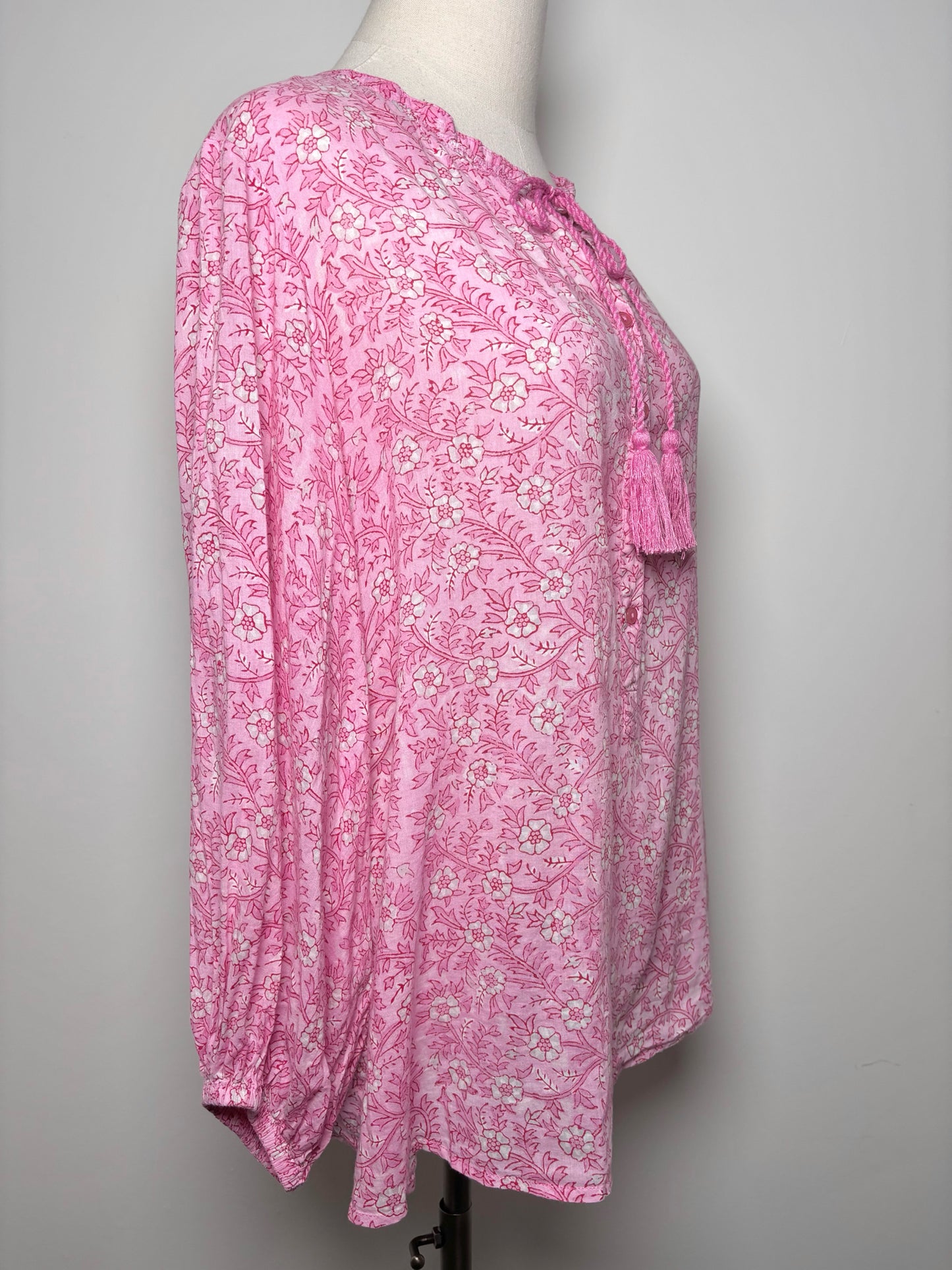 Women Size XS India Collection Emerson Fry Pink, White Floral Cotton Blouse