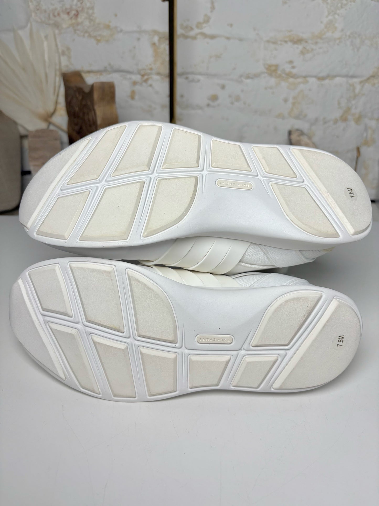 W Shoe Size 7.5 Tory Burch White Nylon NWT Performance Tennis shoes