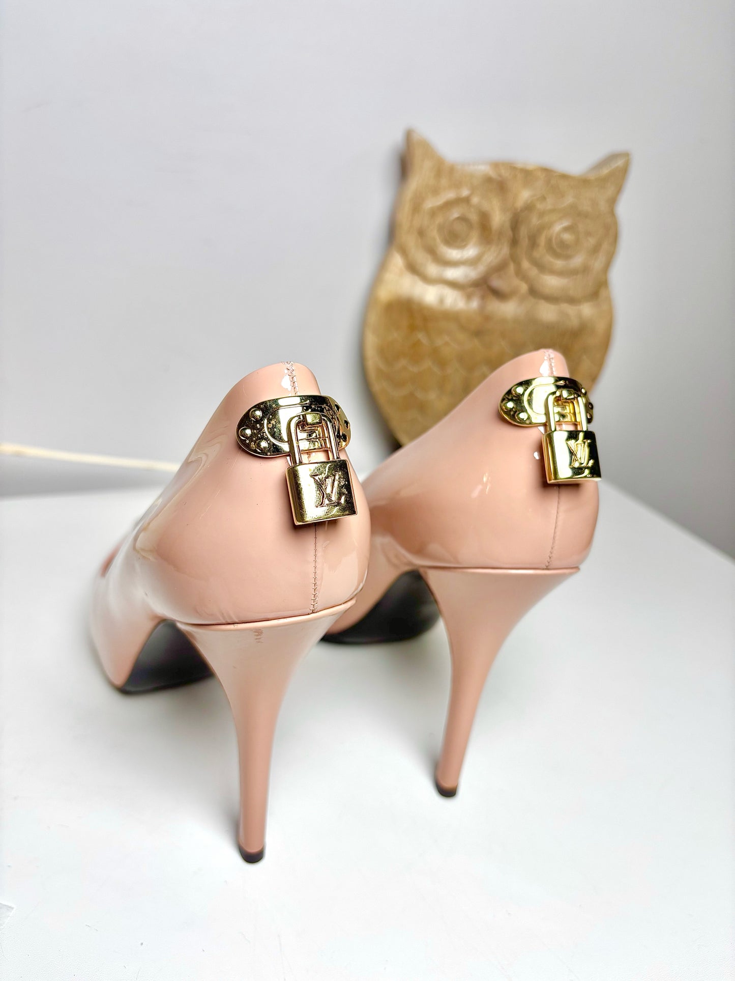 W Shoe Size 41 (8, US) Louis Vuitton Light Pink Leather Patent Heels