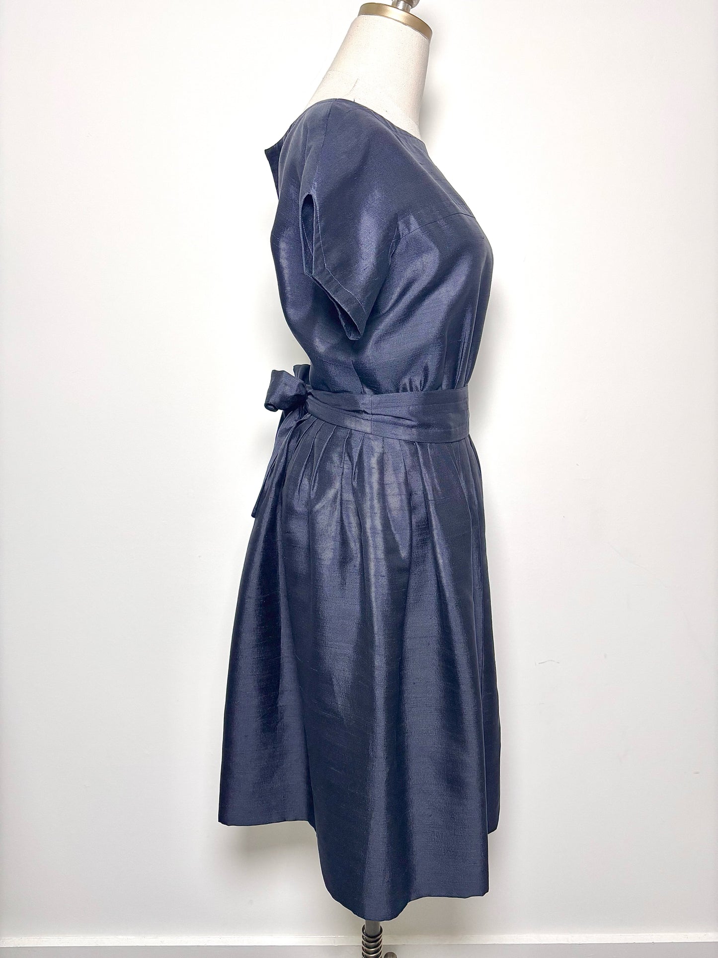 Women Size M Galanos Black Solid Raw Silk Cocktail Dress